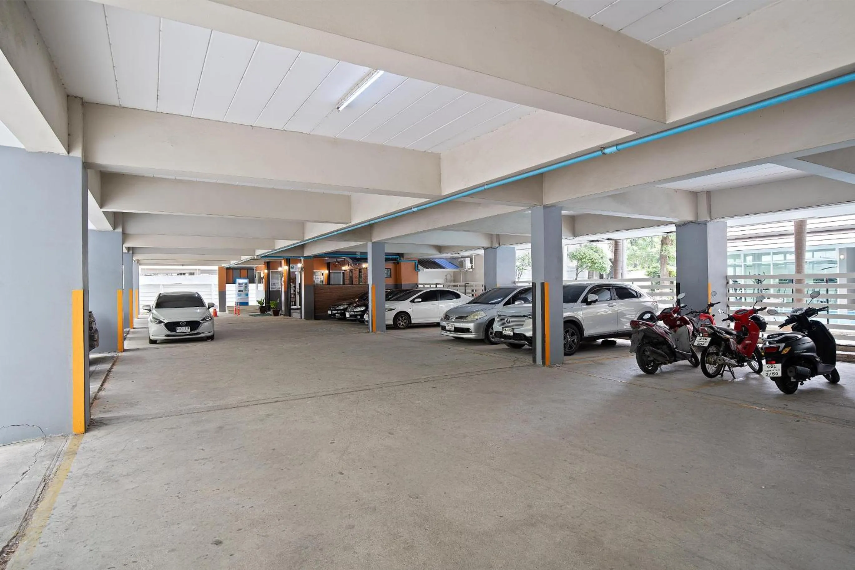 Parking in P-Park Suvarnabhumi