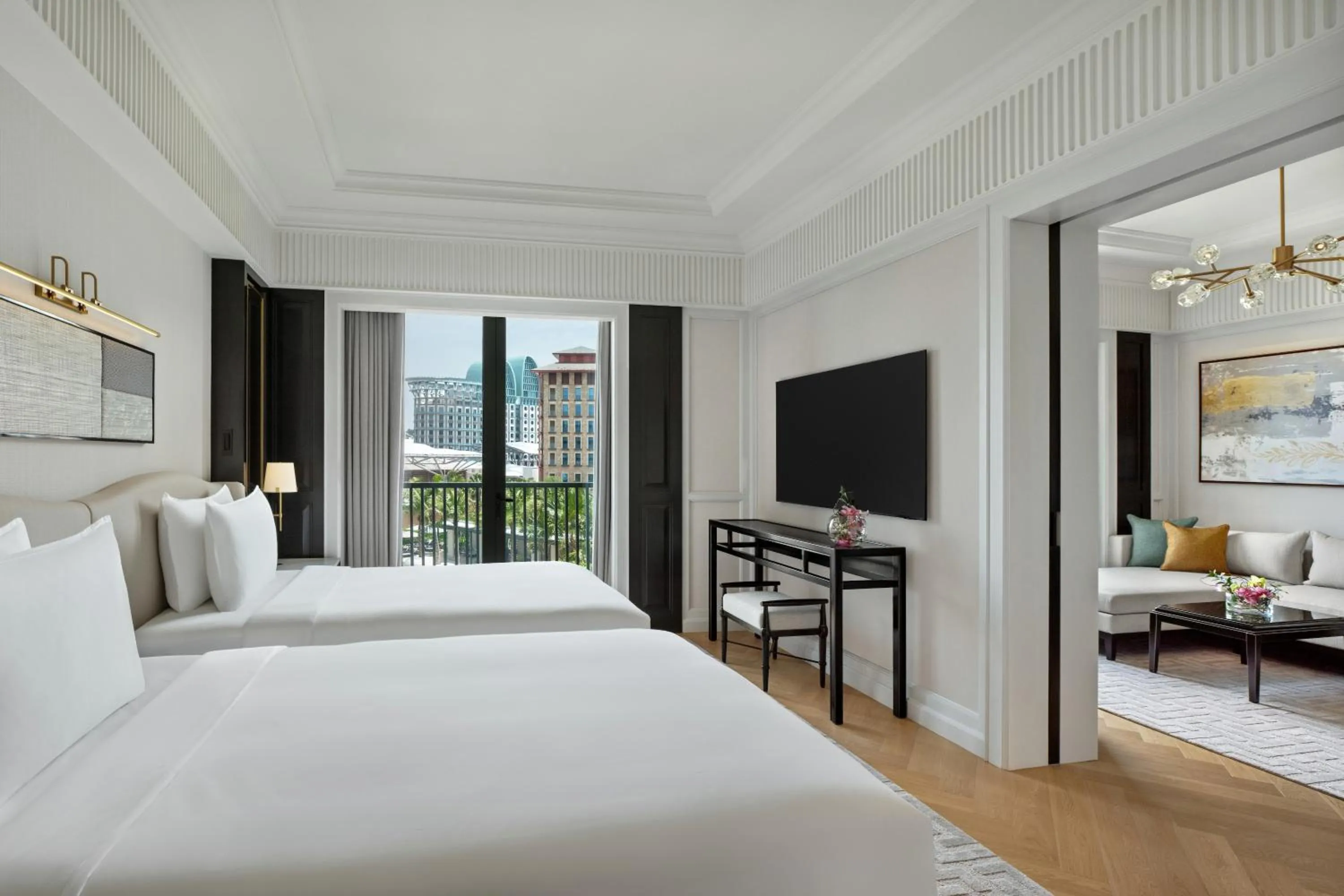 Bed in The Laurus, a Luxury Collection Resort, Singapore