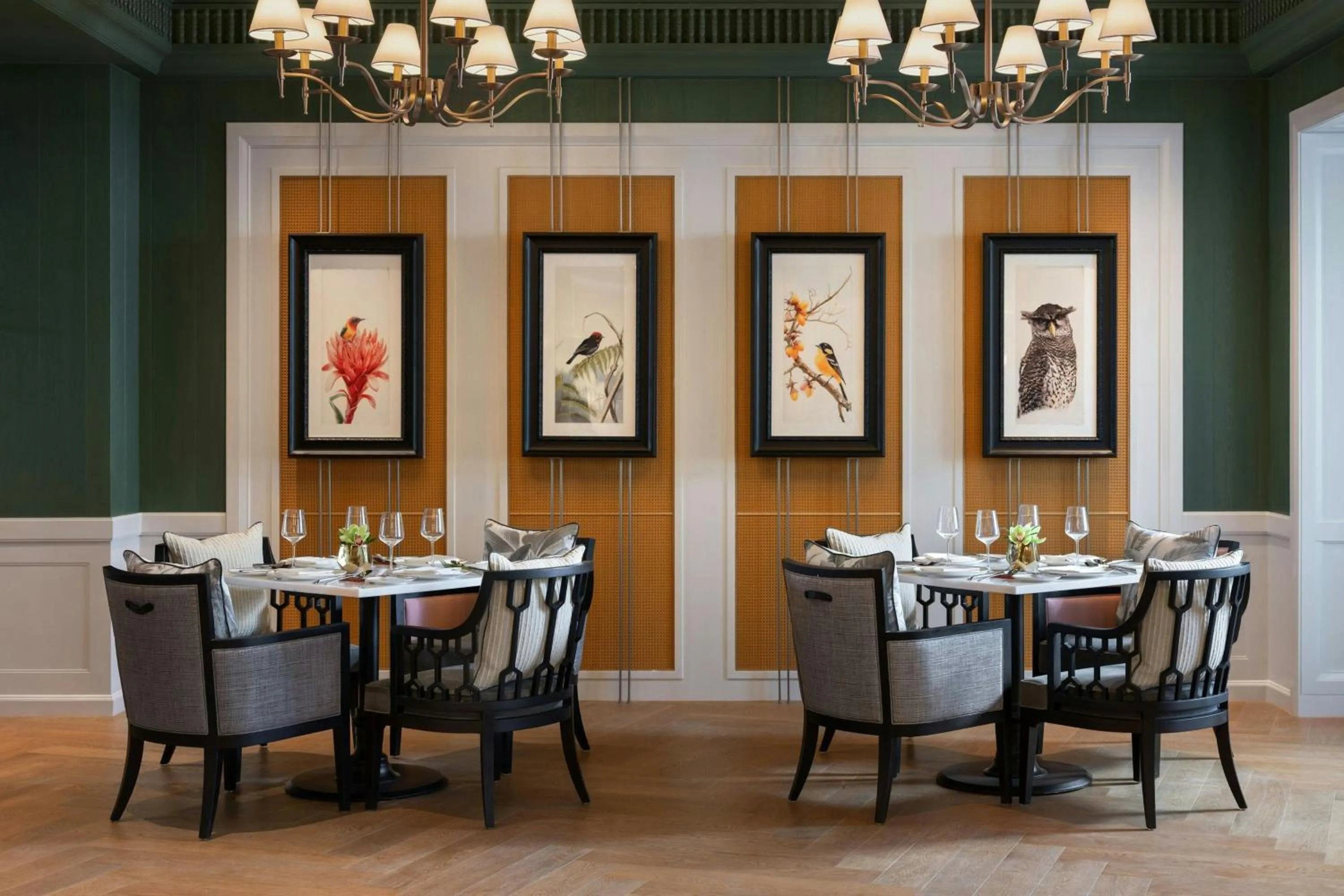 Restaurant/places to eat in The Laurus, a Luxury Collection Resort, Singapore