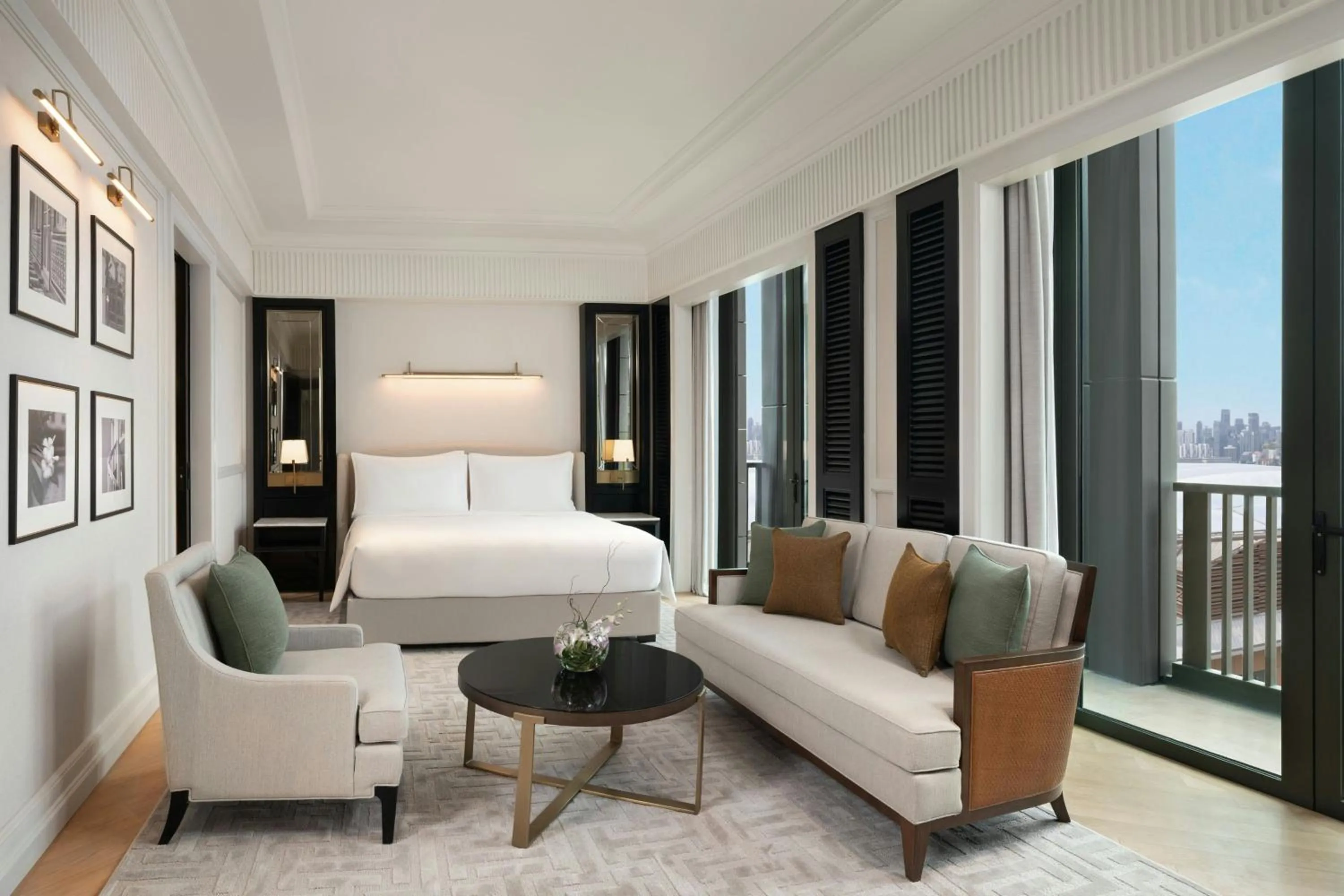 Bedroom, Bed in The Laurus, a Luxury Collection Resort, Singapore
