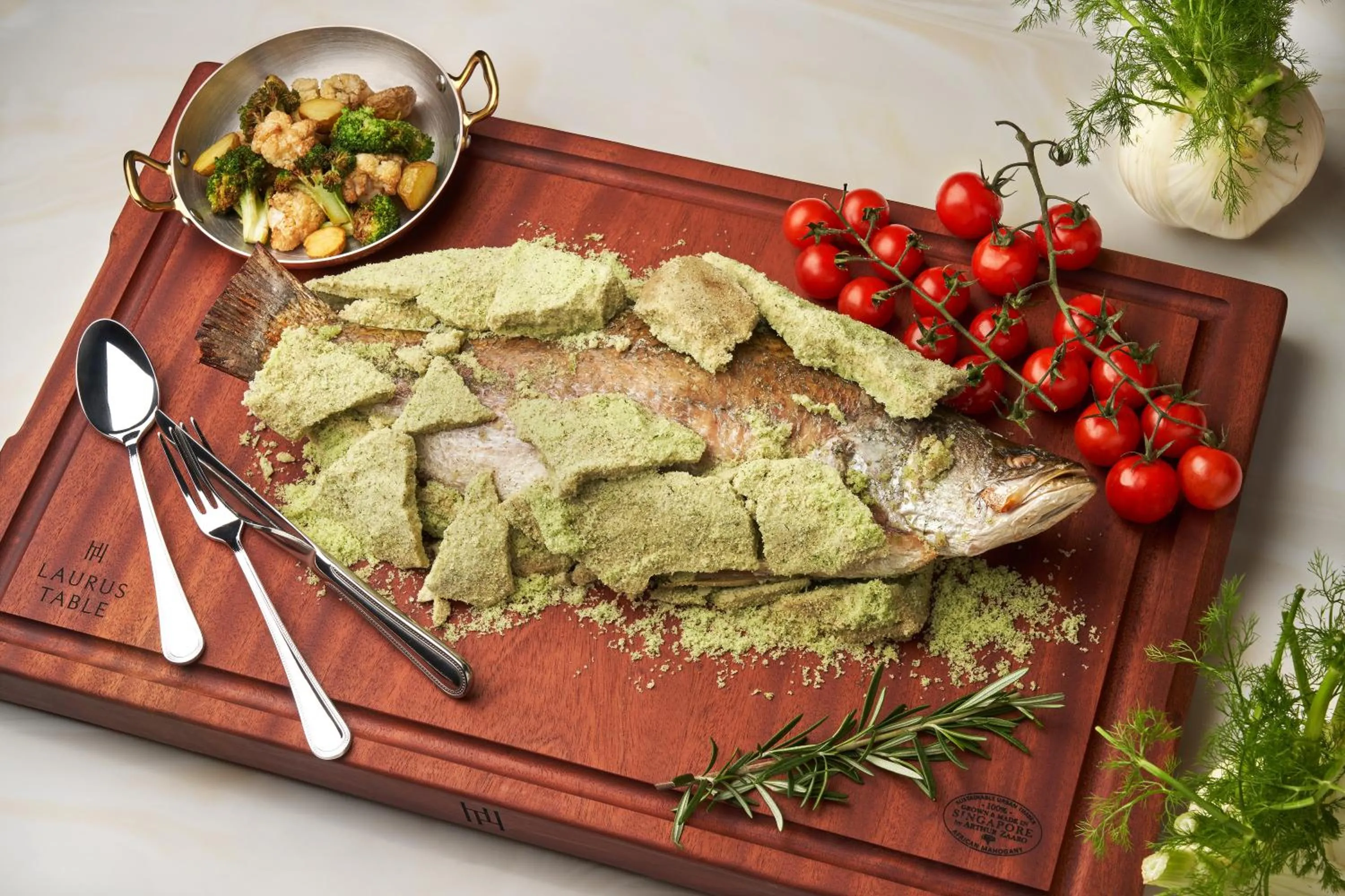 Food and drinks in The Laurus, a Luxury Collection Resort, Singapore