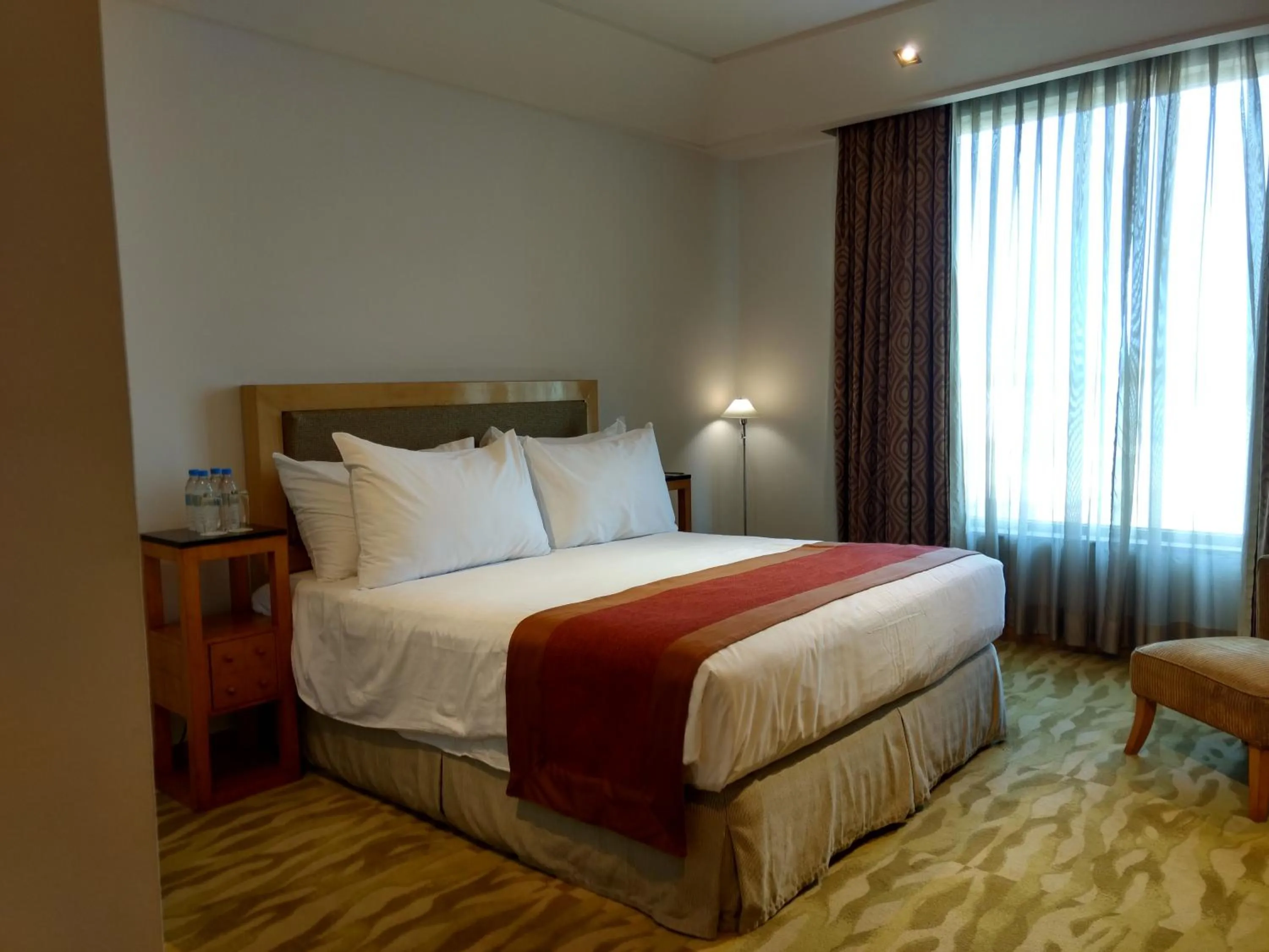 Bedroom, Bed in The Grand New Delhi