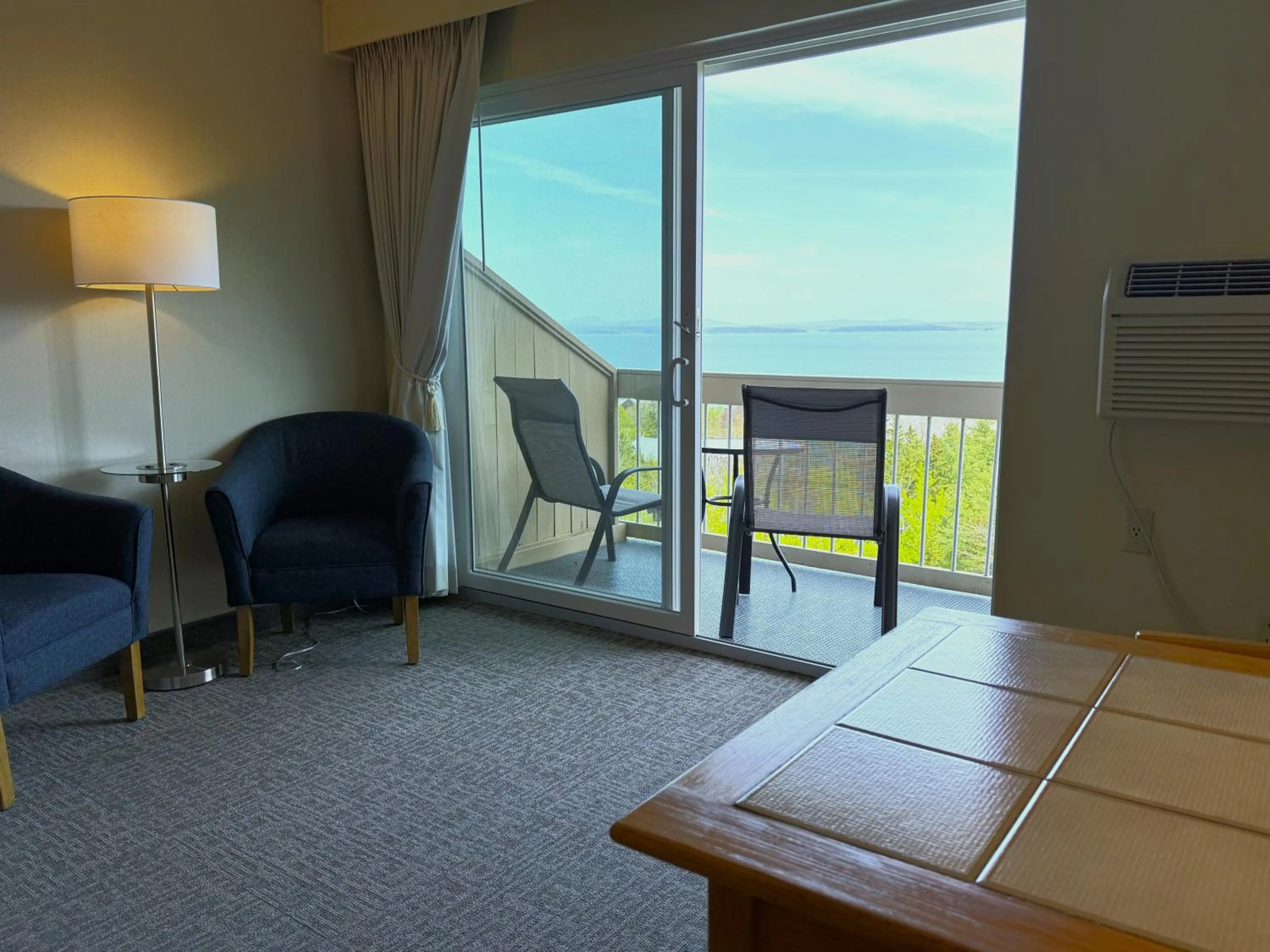 Atlantic Eyrie Lodge