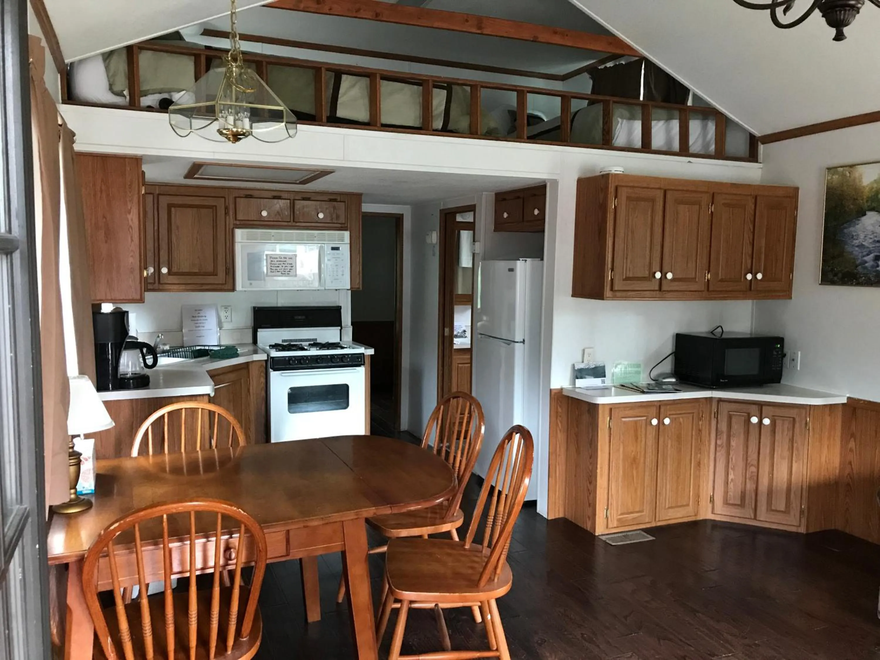 Kitchen or kitchenette in Gwin's Lodge & Roadhouse