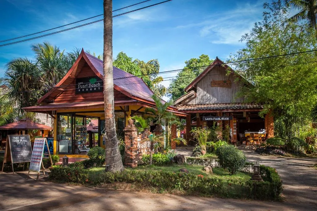 Restaurant/places to eat in Lanta Pearl Beach Resort