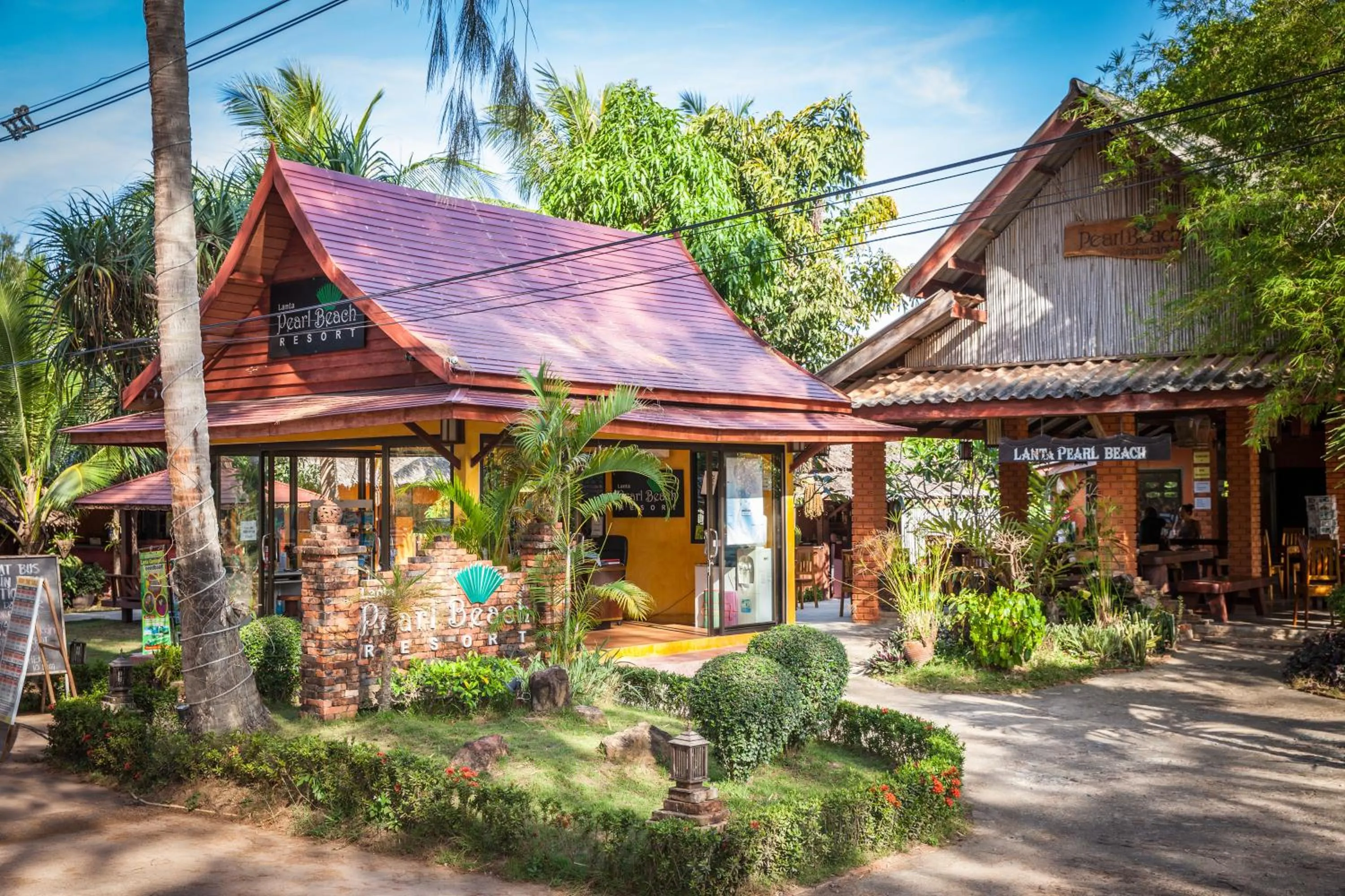 Restaurant/places to eat in Lanta Pearl Beach Resort