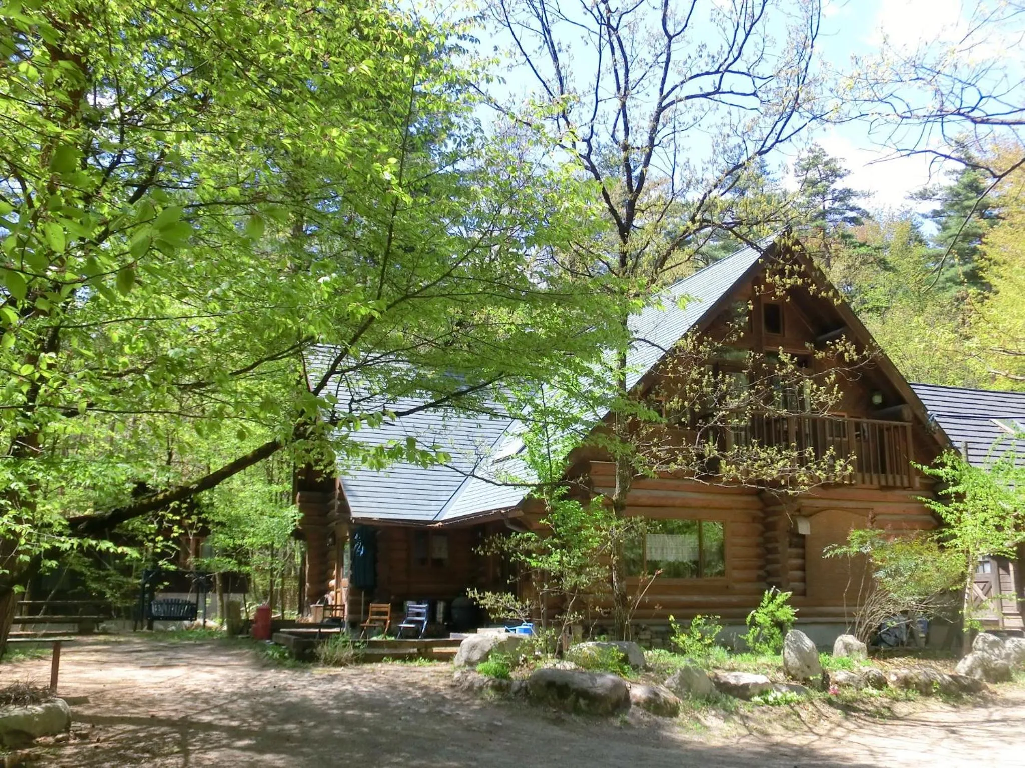 Property building in Canadian Loghouse Inn AzuminoYujin