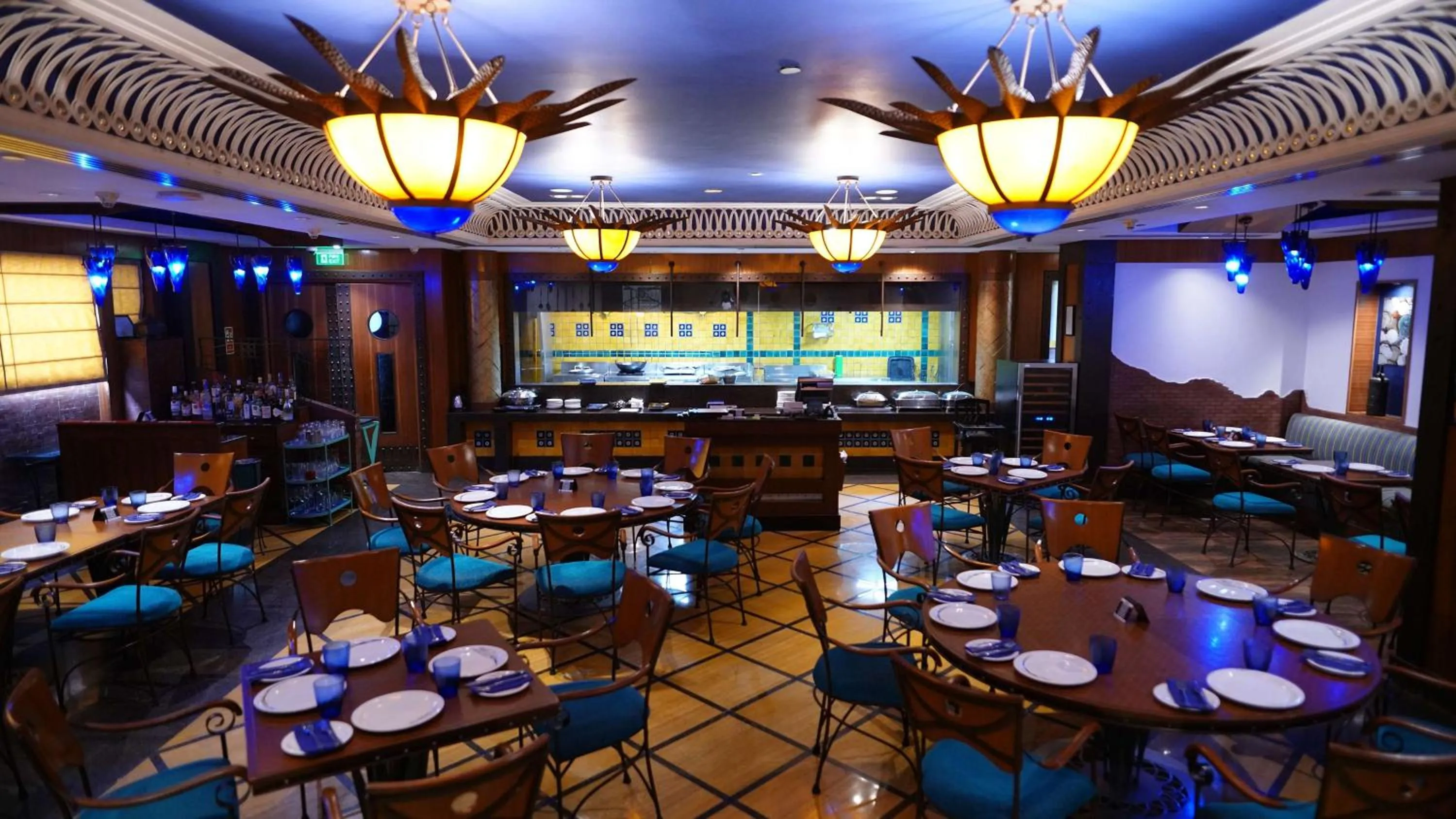 Restaurant/places to eat in Radisson Blu Marina Hotel Connaught Place