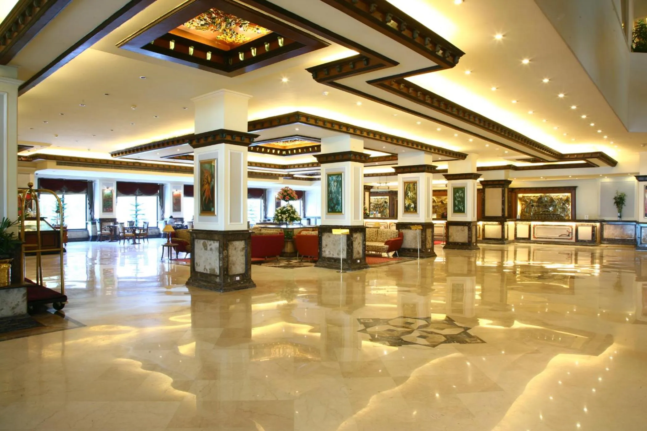 Lobby or reception in The Suryaa New Delhi