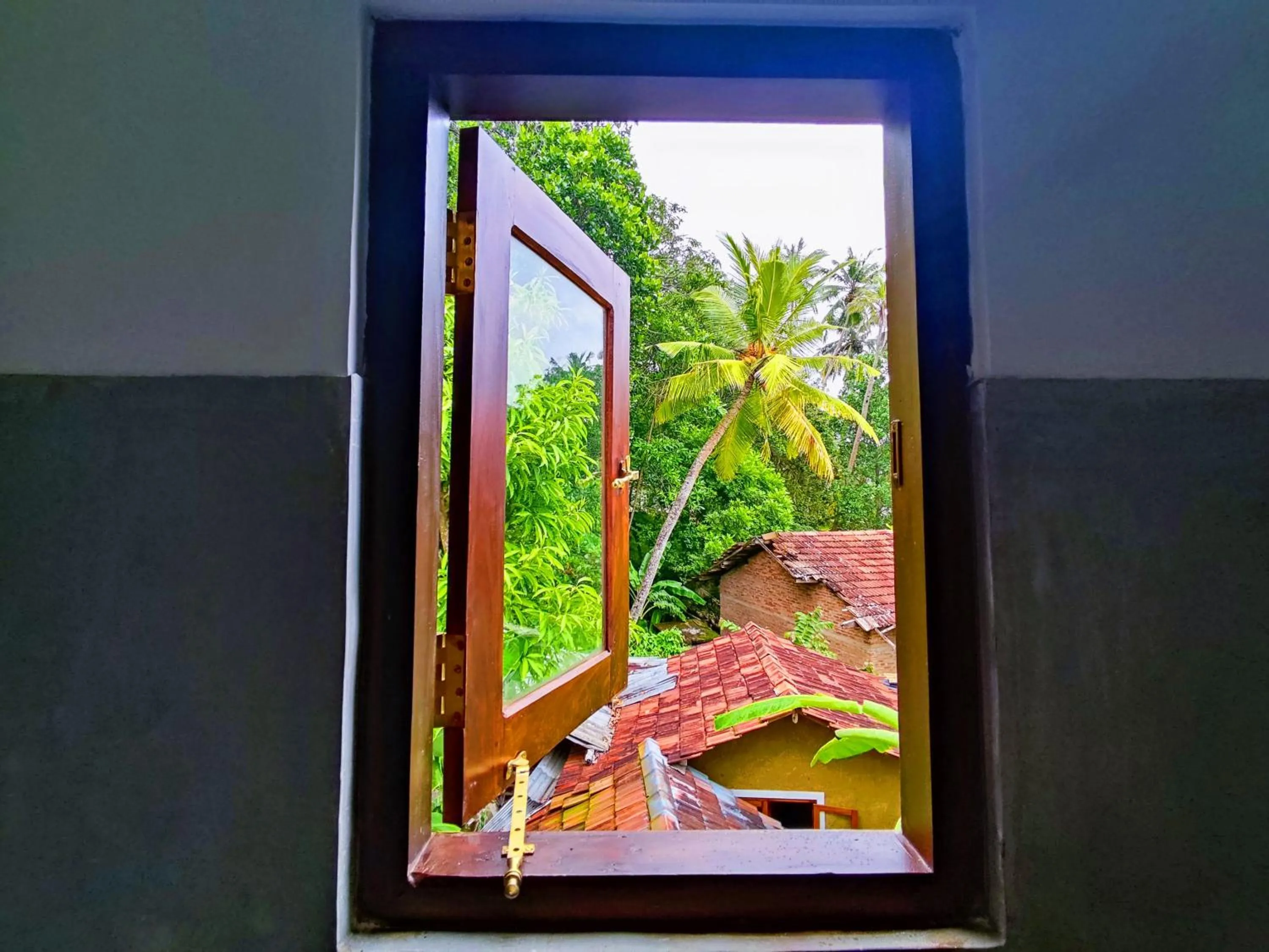 Deluxe Double Room with Balcony in Arazo villa