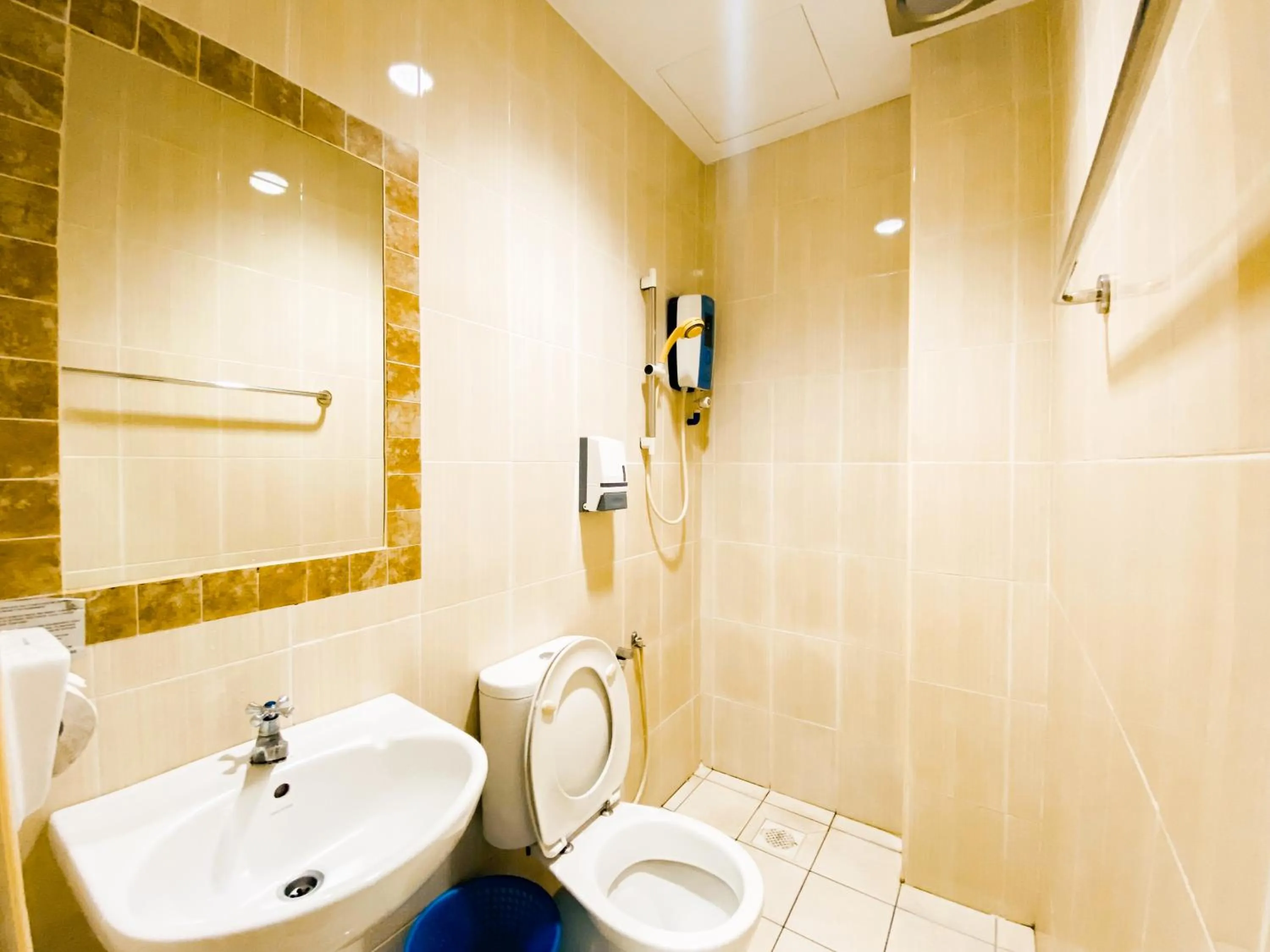 Bathroom in Sun Inns Hotel Puchong