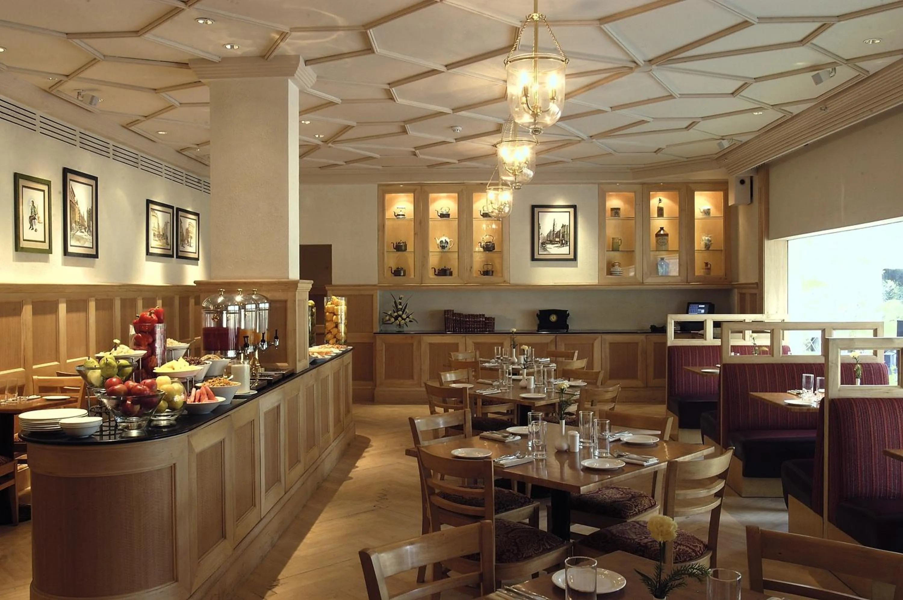 Restaurant/places to eat in The Claridges New Delhi