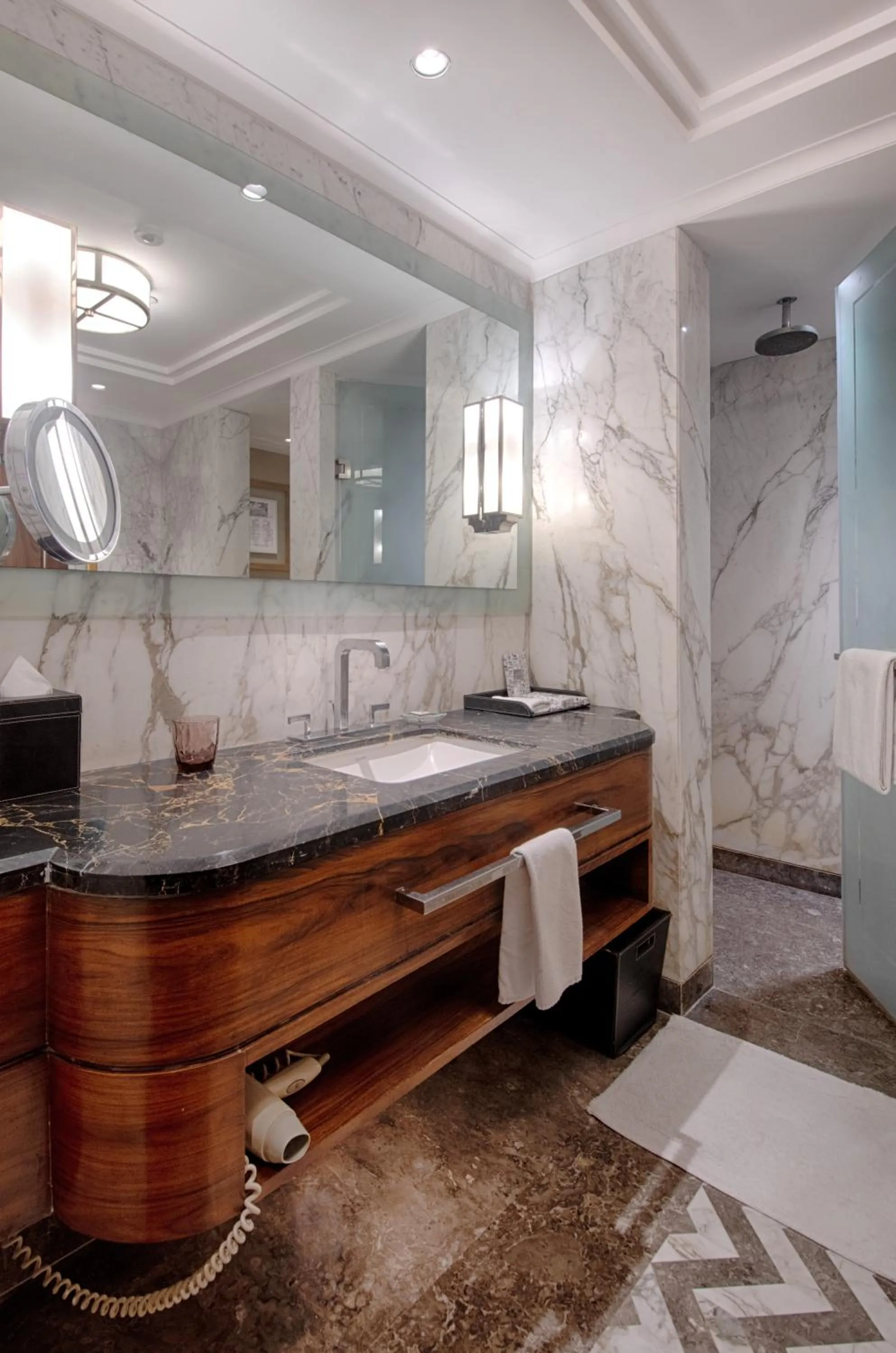 Shower in The Claridges New Delhi