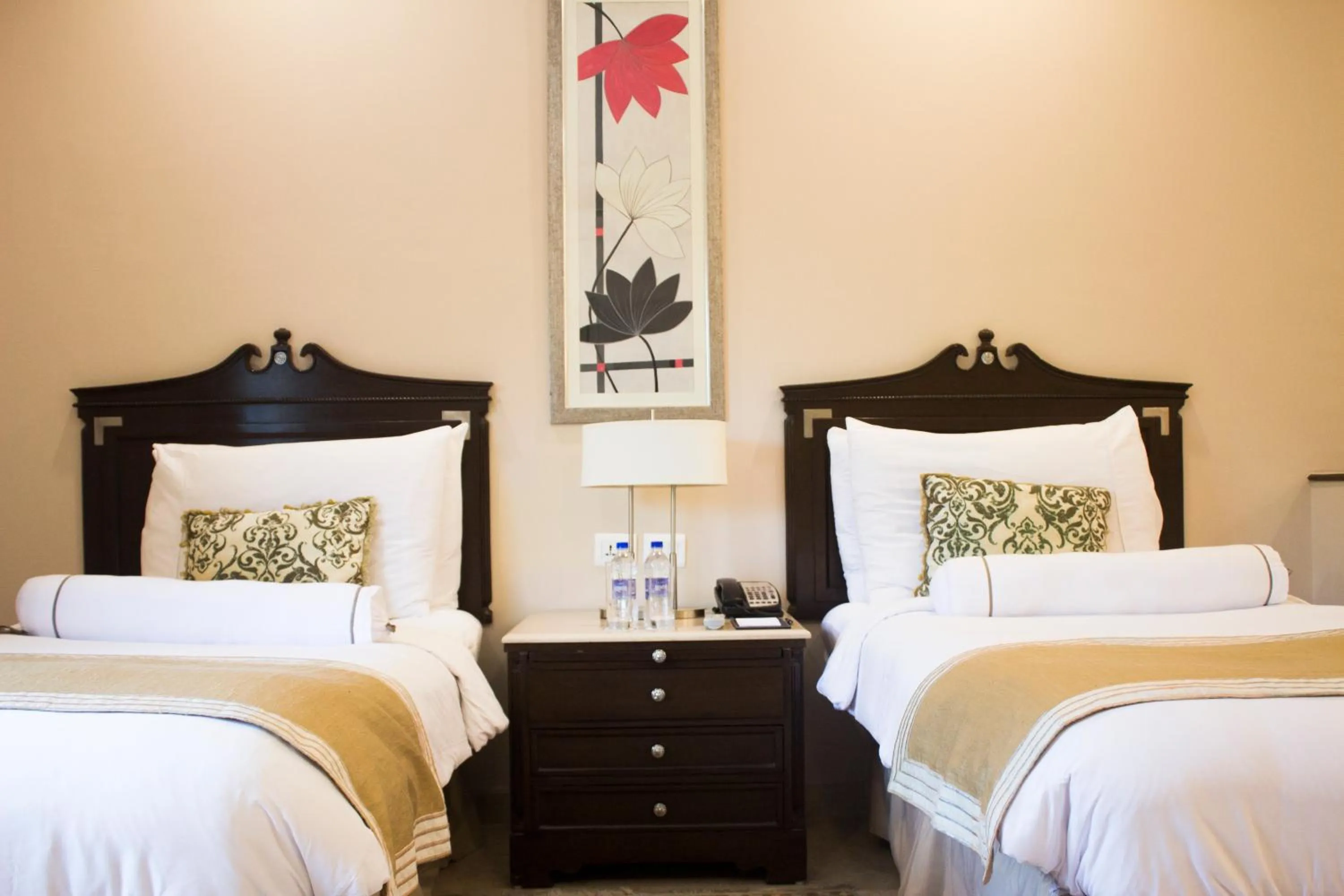 Bed in The Claridges New Delhi