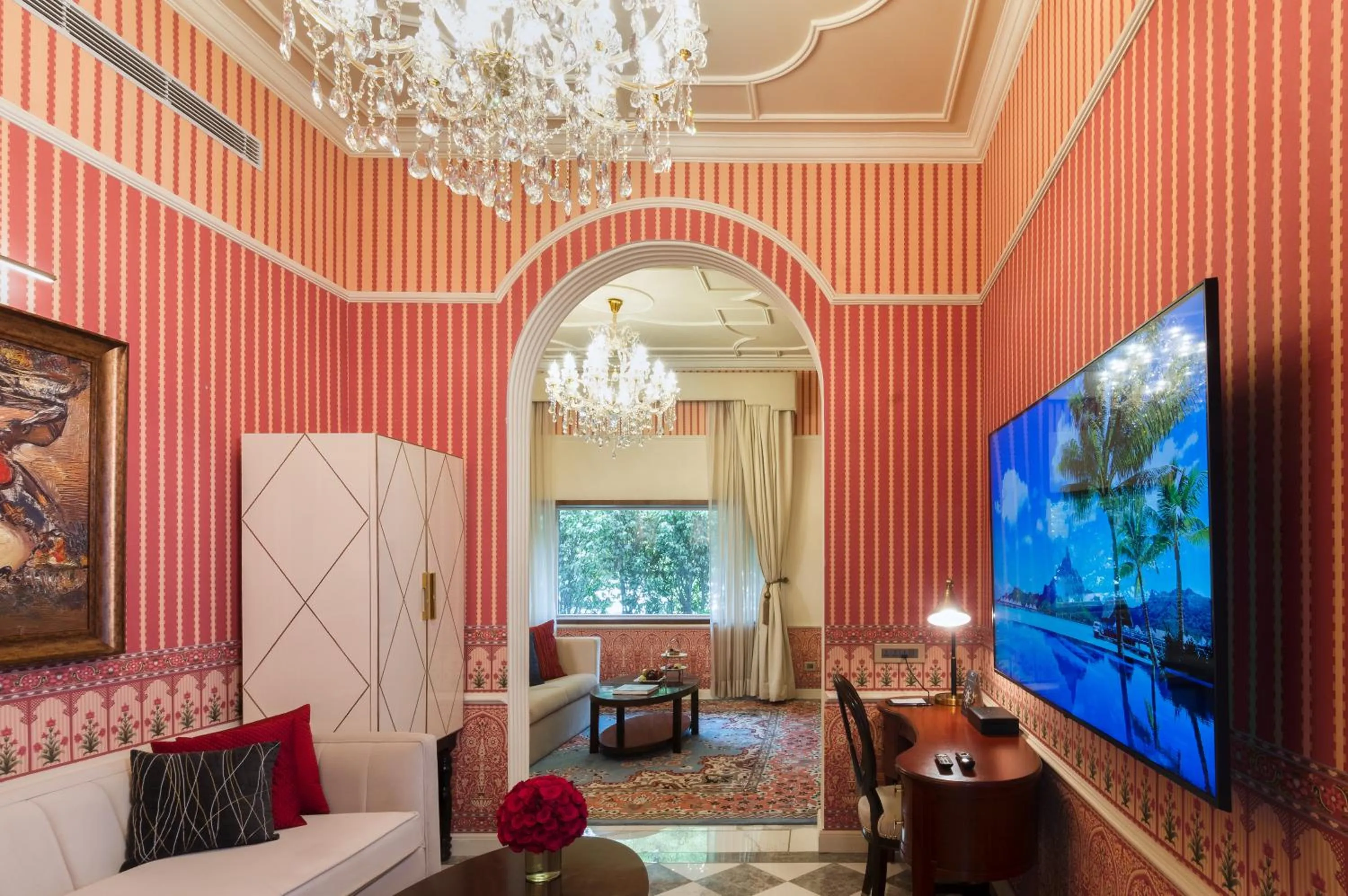 TV and multimedia in The Claridges New Delhi