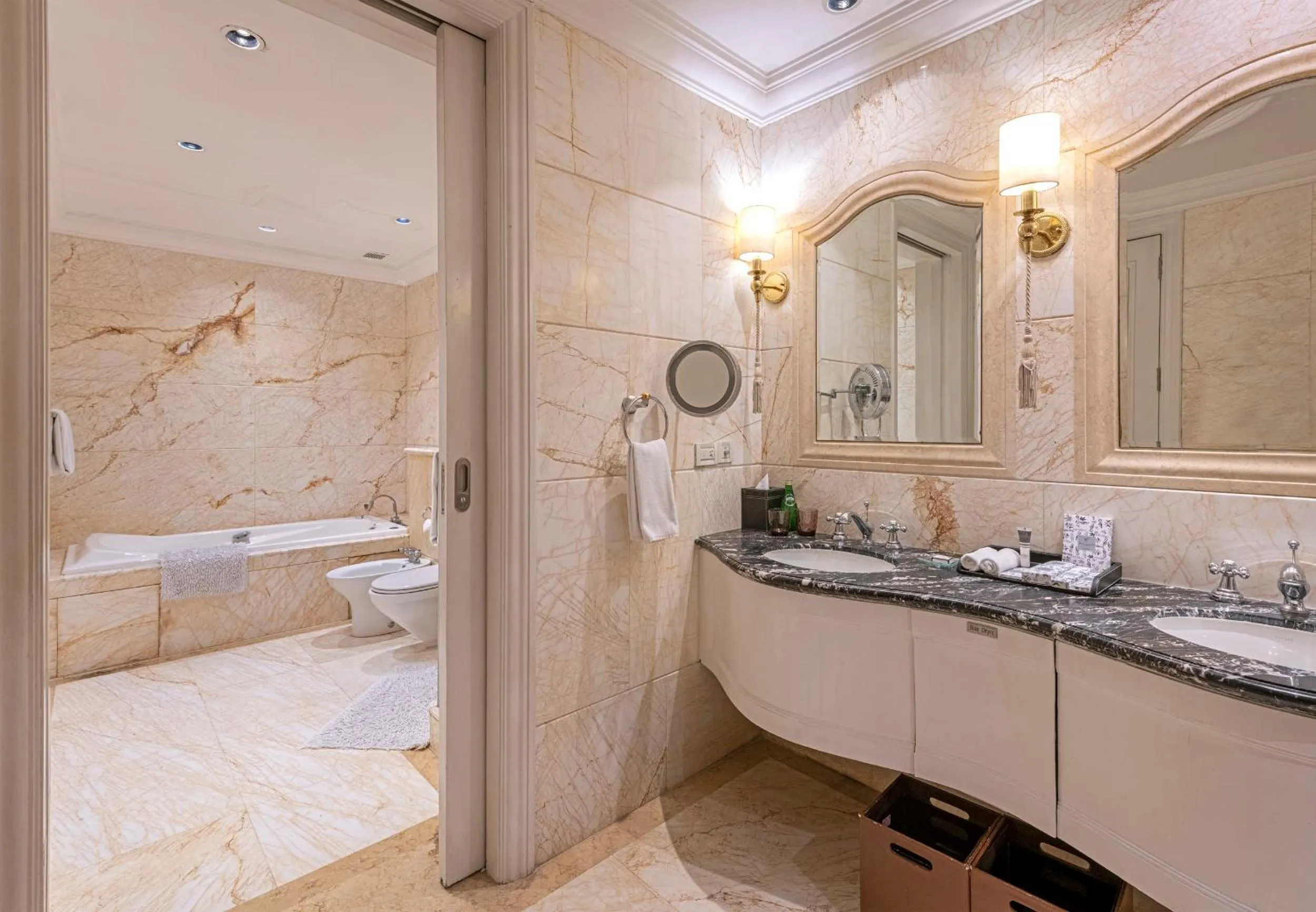 Shower in The Claridges New Delhi