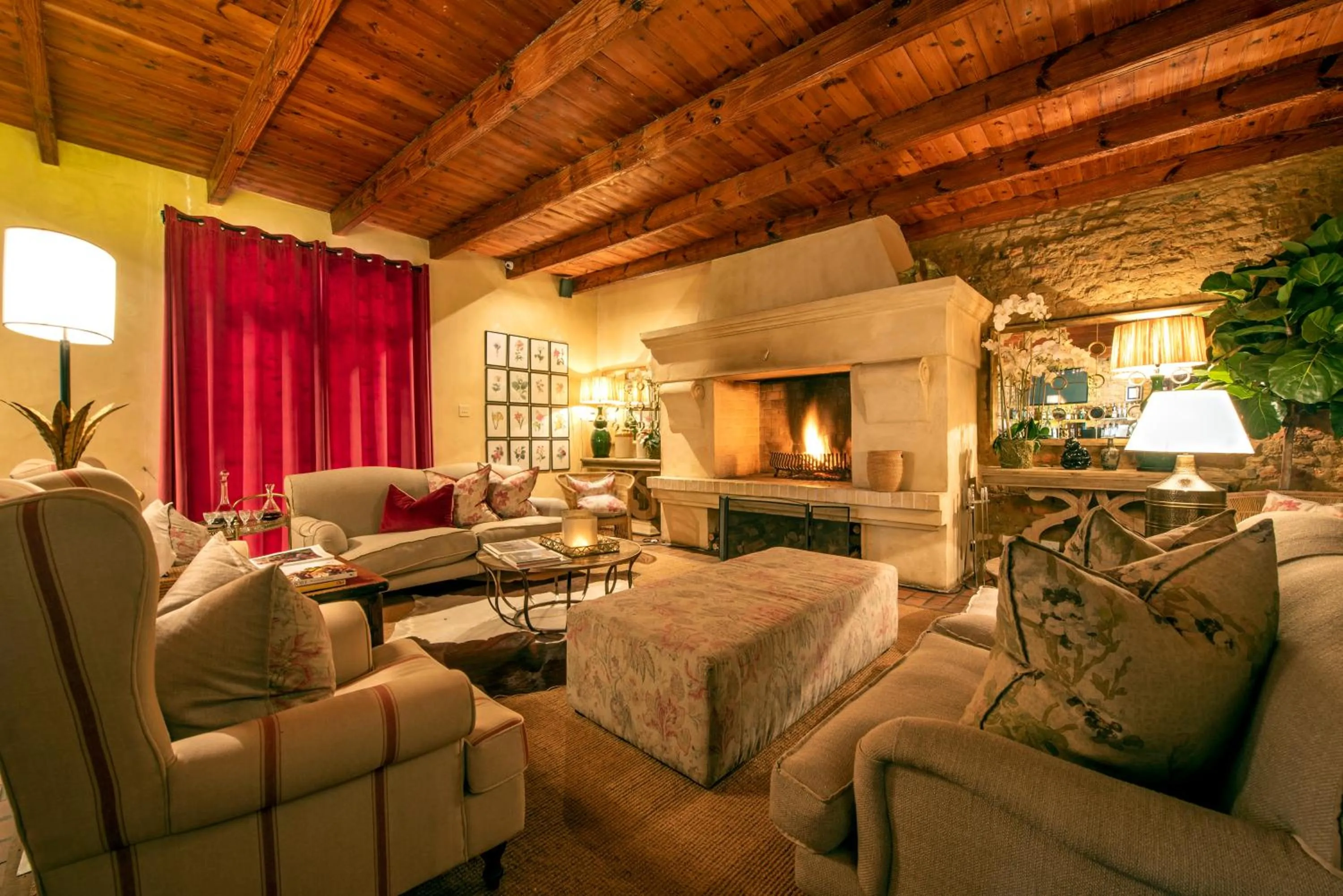 Lounge or bar in Avondrood Guest House by The Oyster Collection