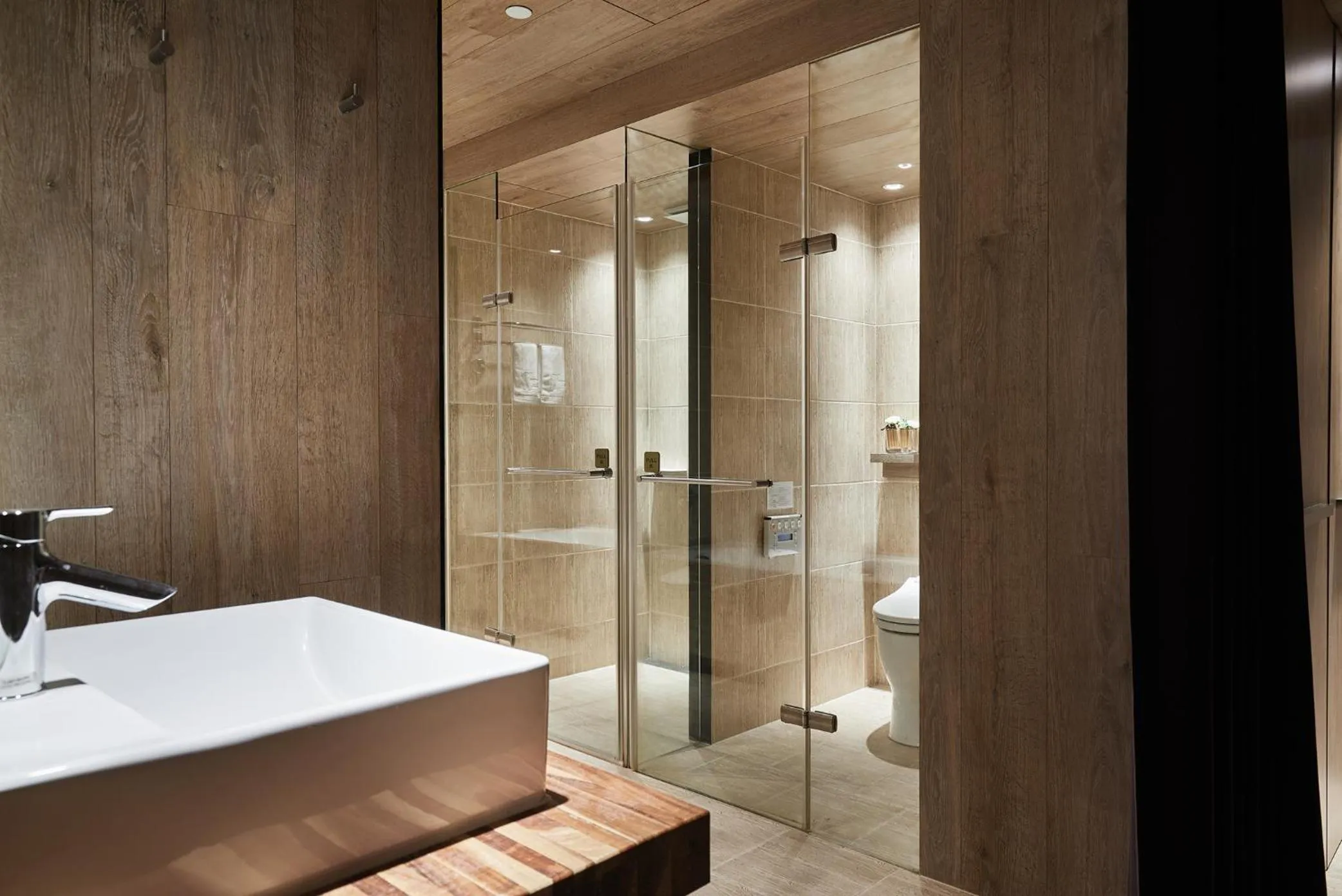 Shower in K Hotel Taipei Nanjing