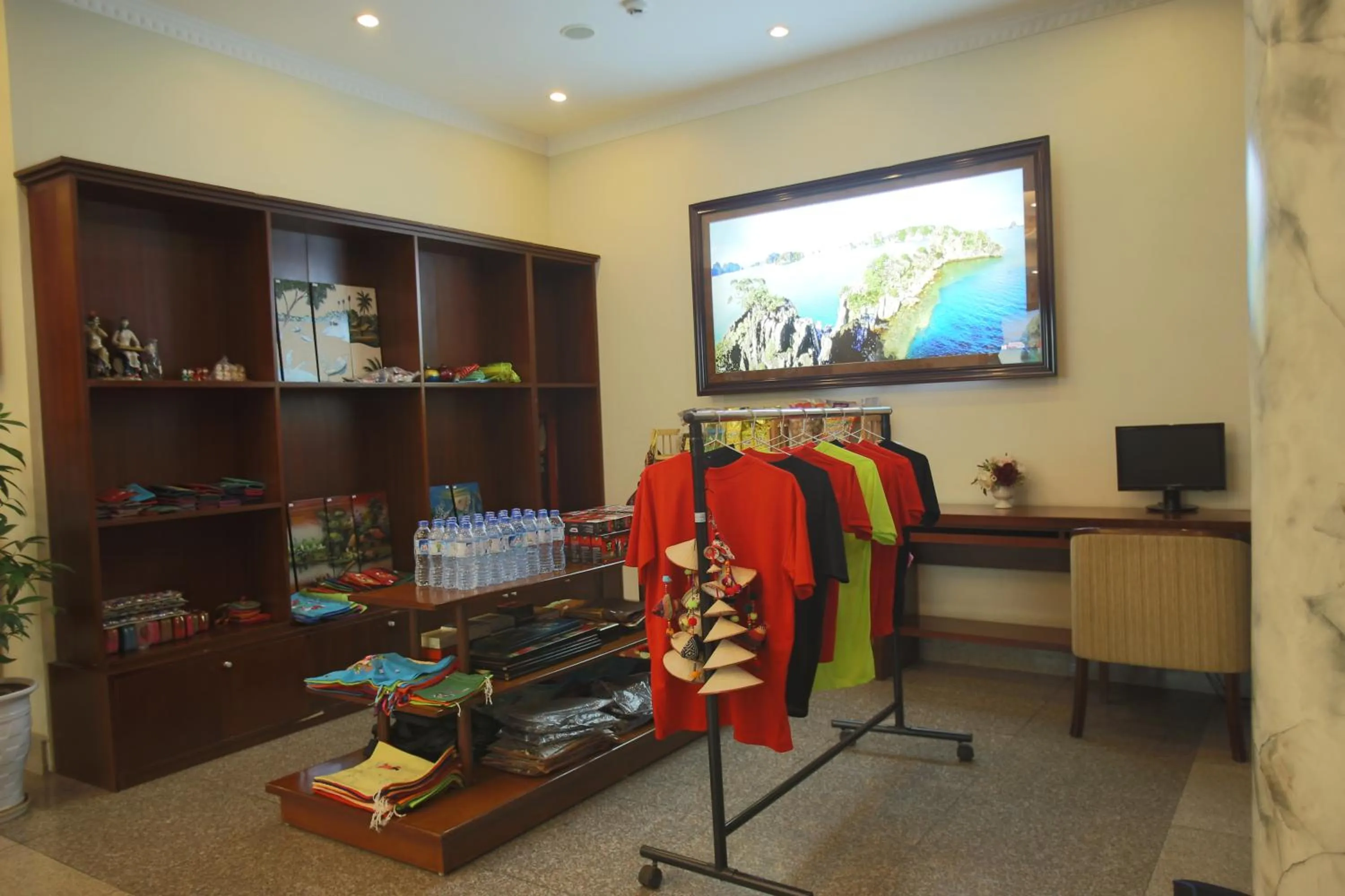 On-site shops in Sunny 3 Hotel