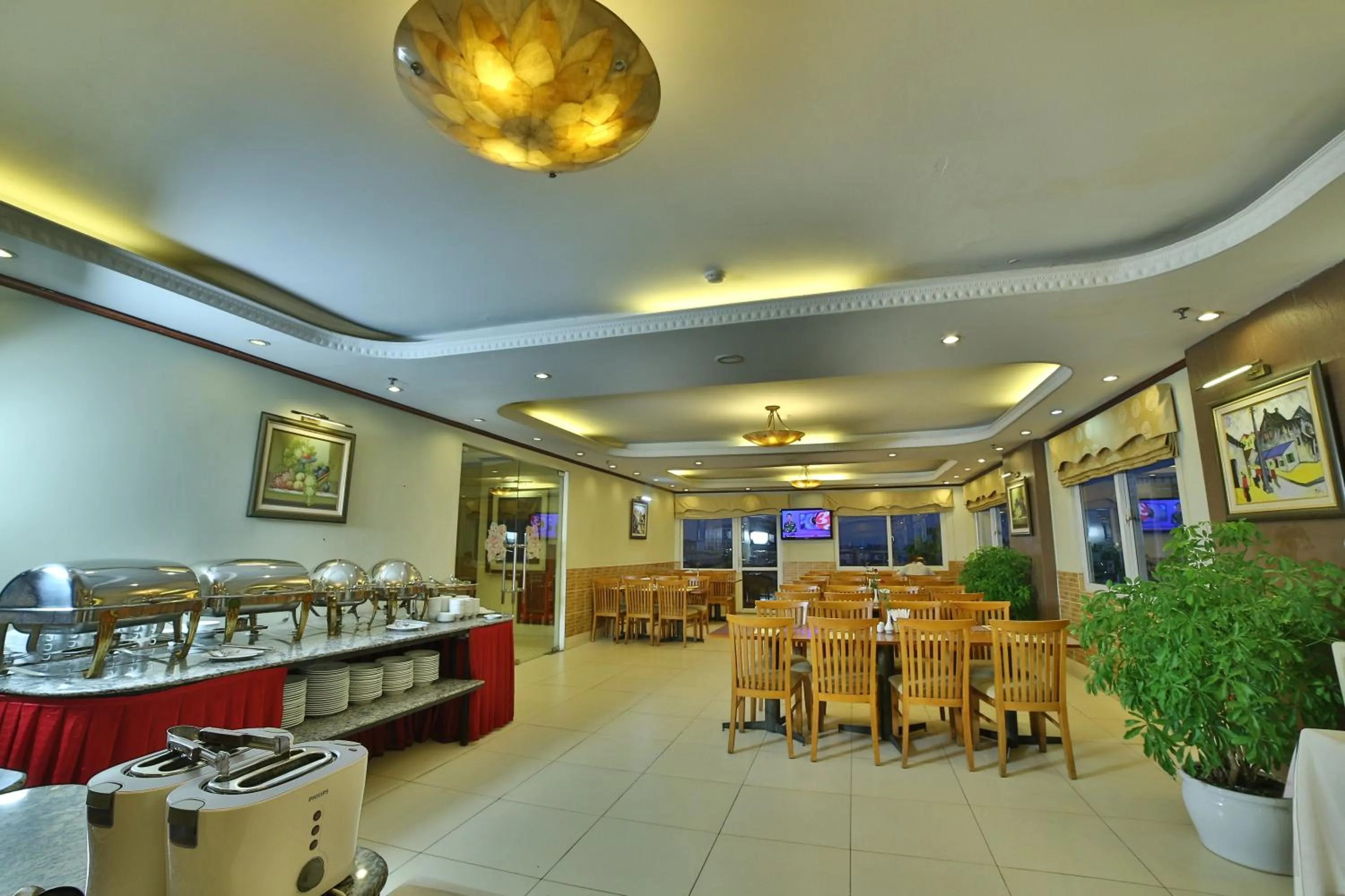 Dining area in Sunny 3 Hotel