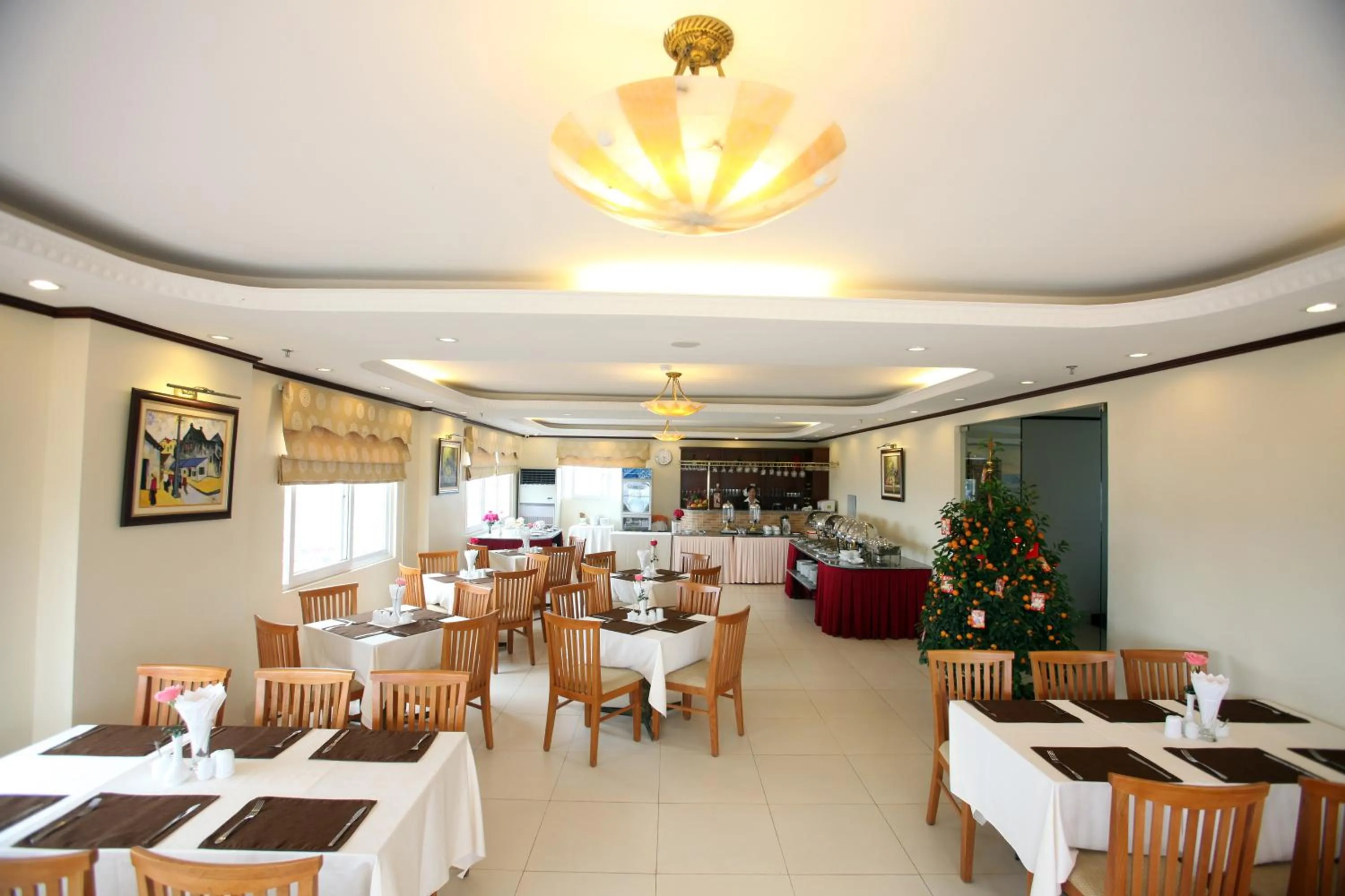 Restaurant/places to eat in Sunny 3 Hotel