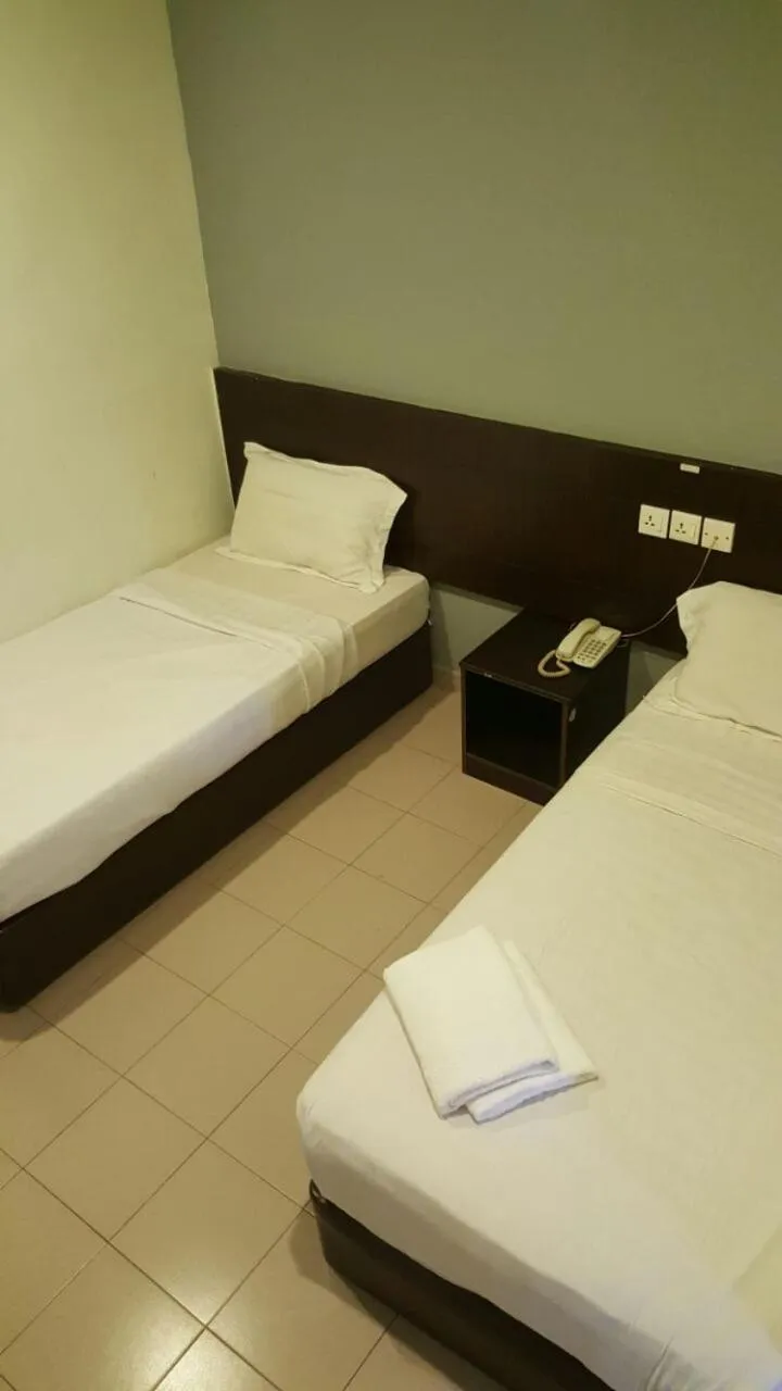 Superior Twin Room in Tiong Nam Hotel