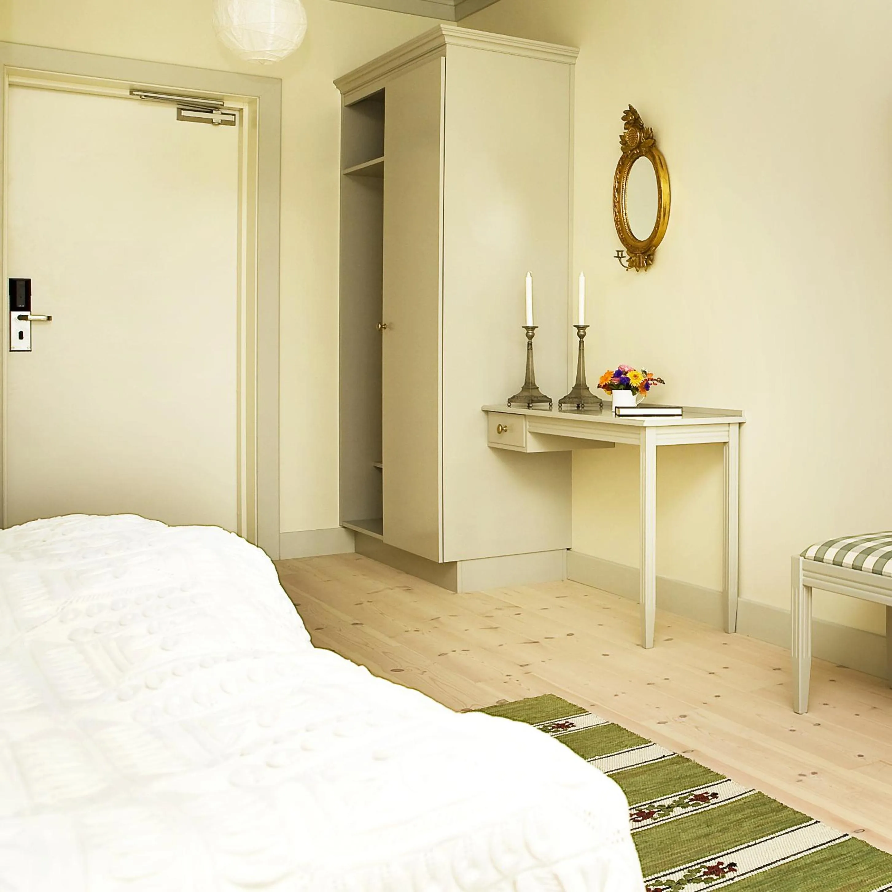 Photo of the whole room, Bed in Sahlströmsgården