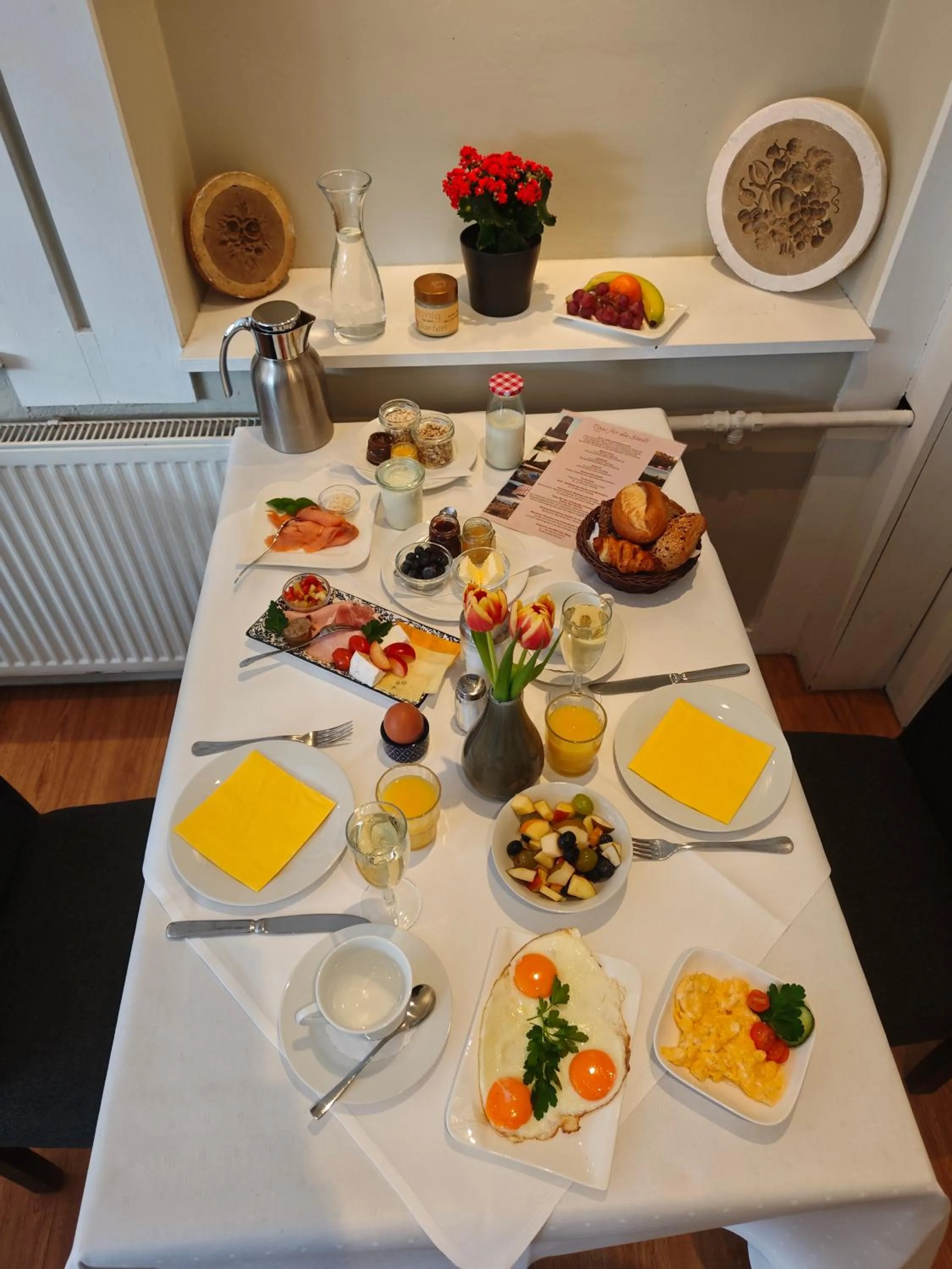 Breakfast in Hotel Zum Roten Tore