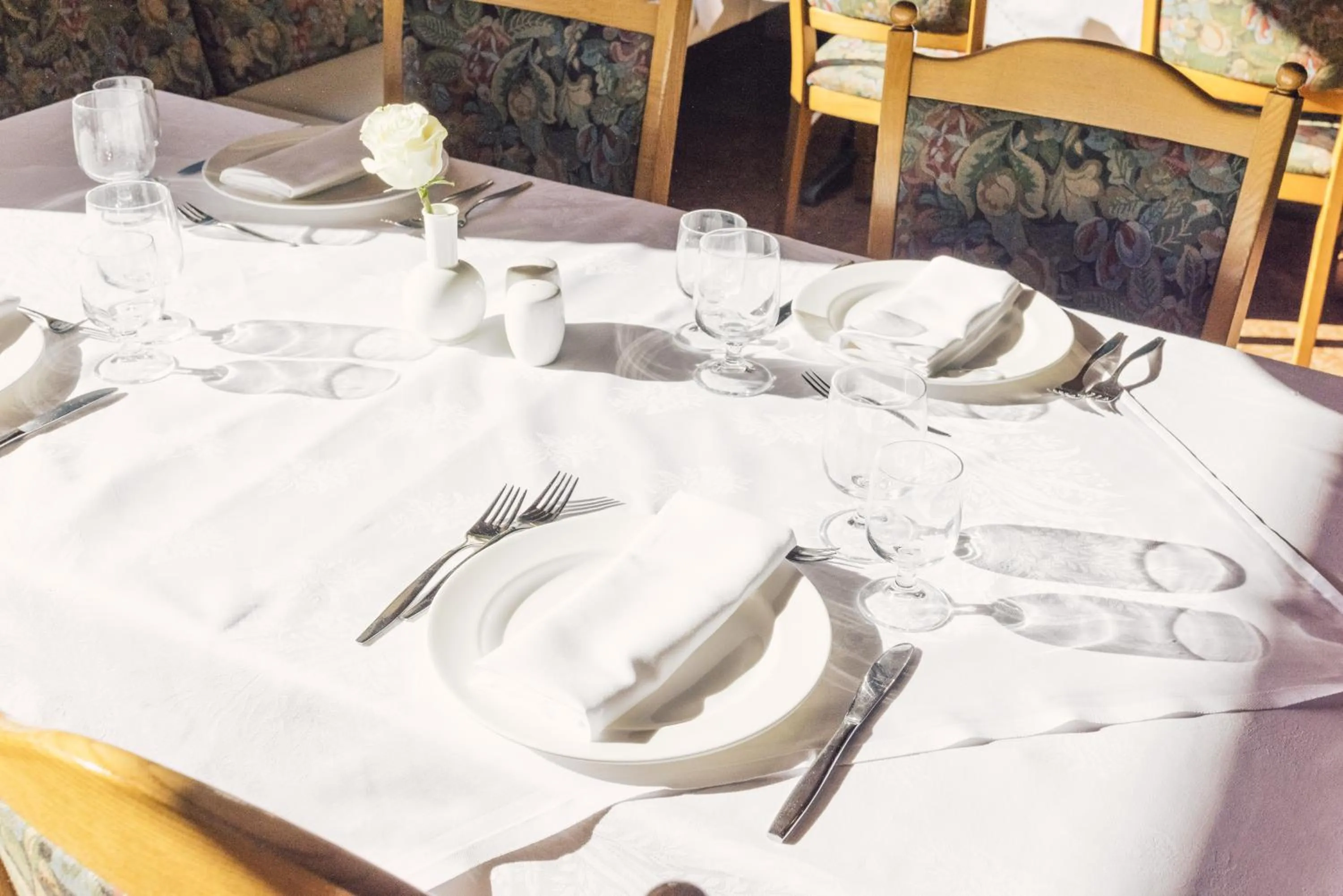 Restaurant/places to eat in Posthotel