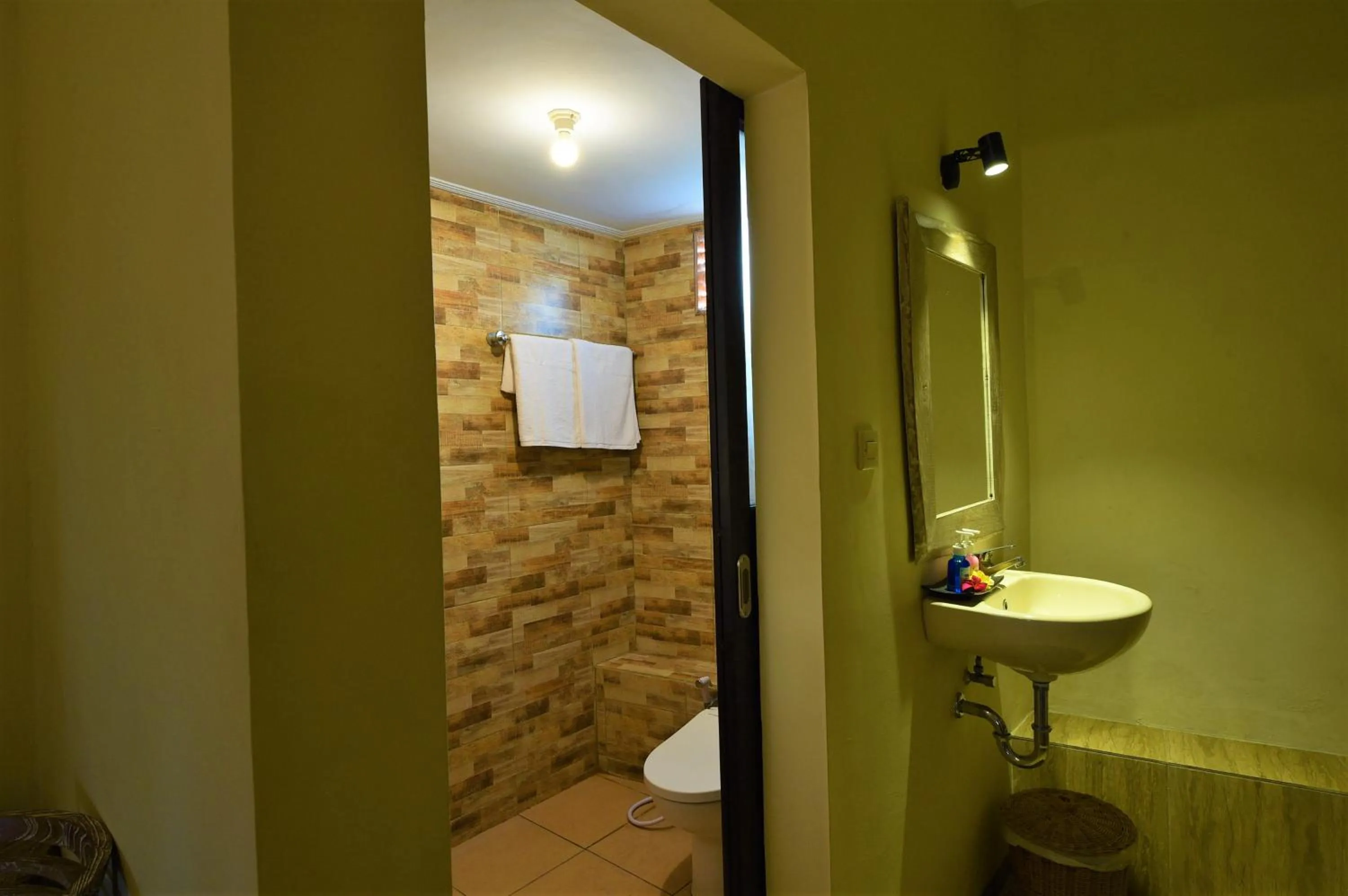 Bathroom in Uma Shanty Homestay