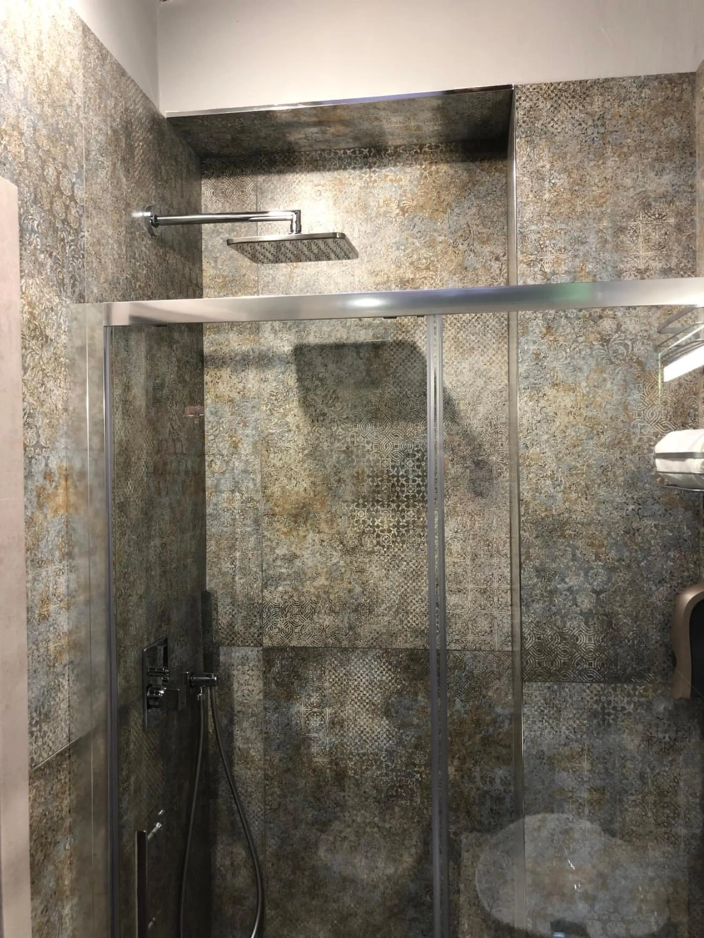 Shower in Bed & Breakfast De Nittis