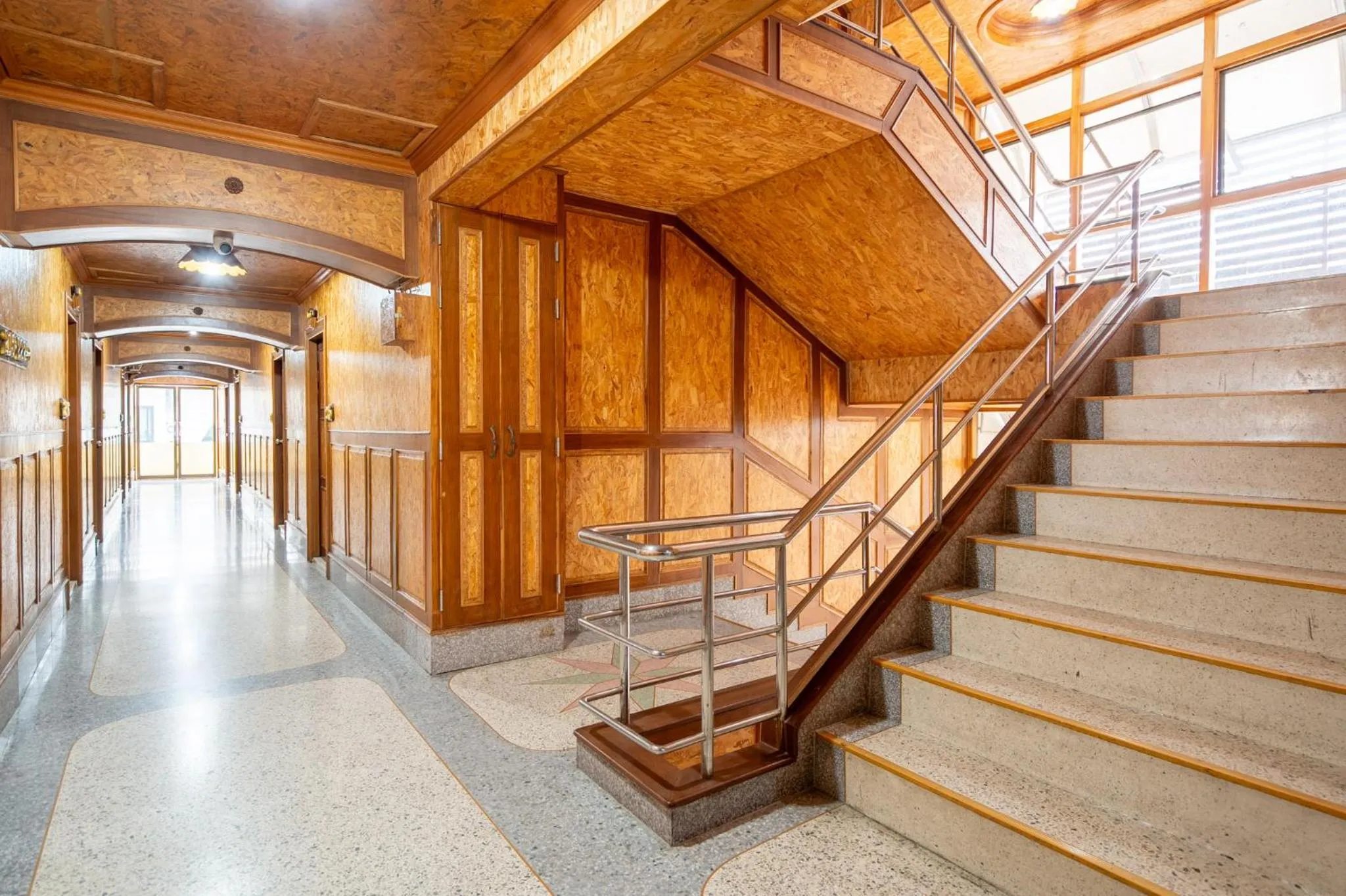 Property building in Chatsuree Mansion