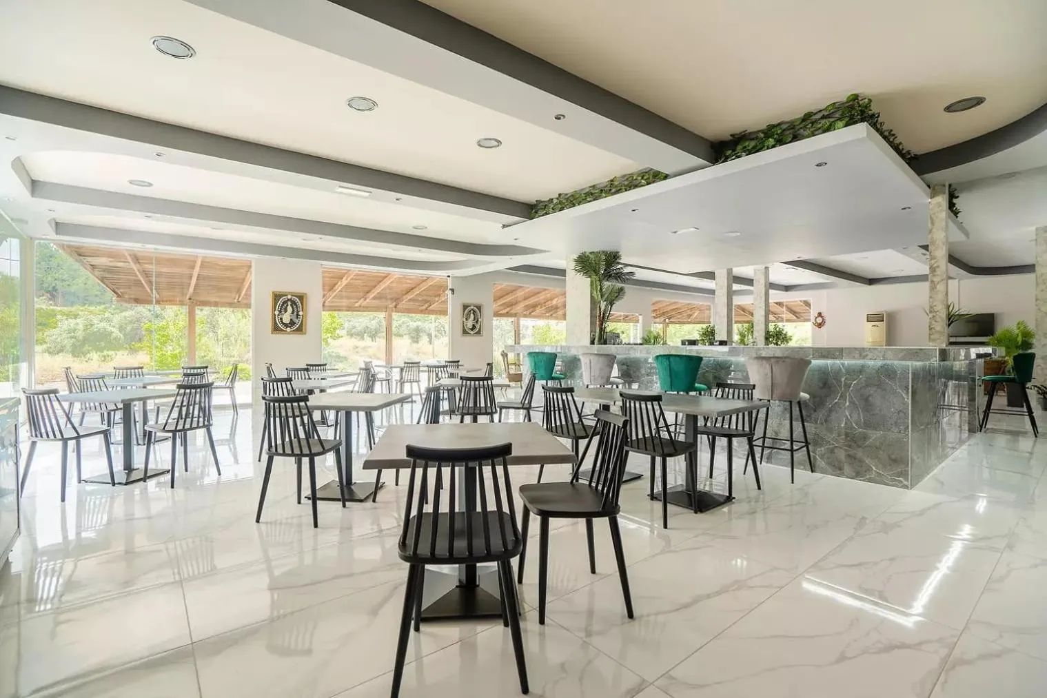 Restaurant/places to eat in Sotirakis Hotel