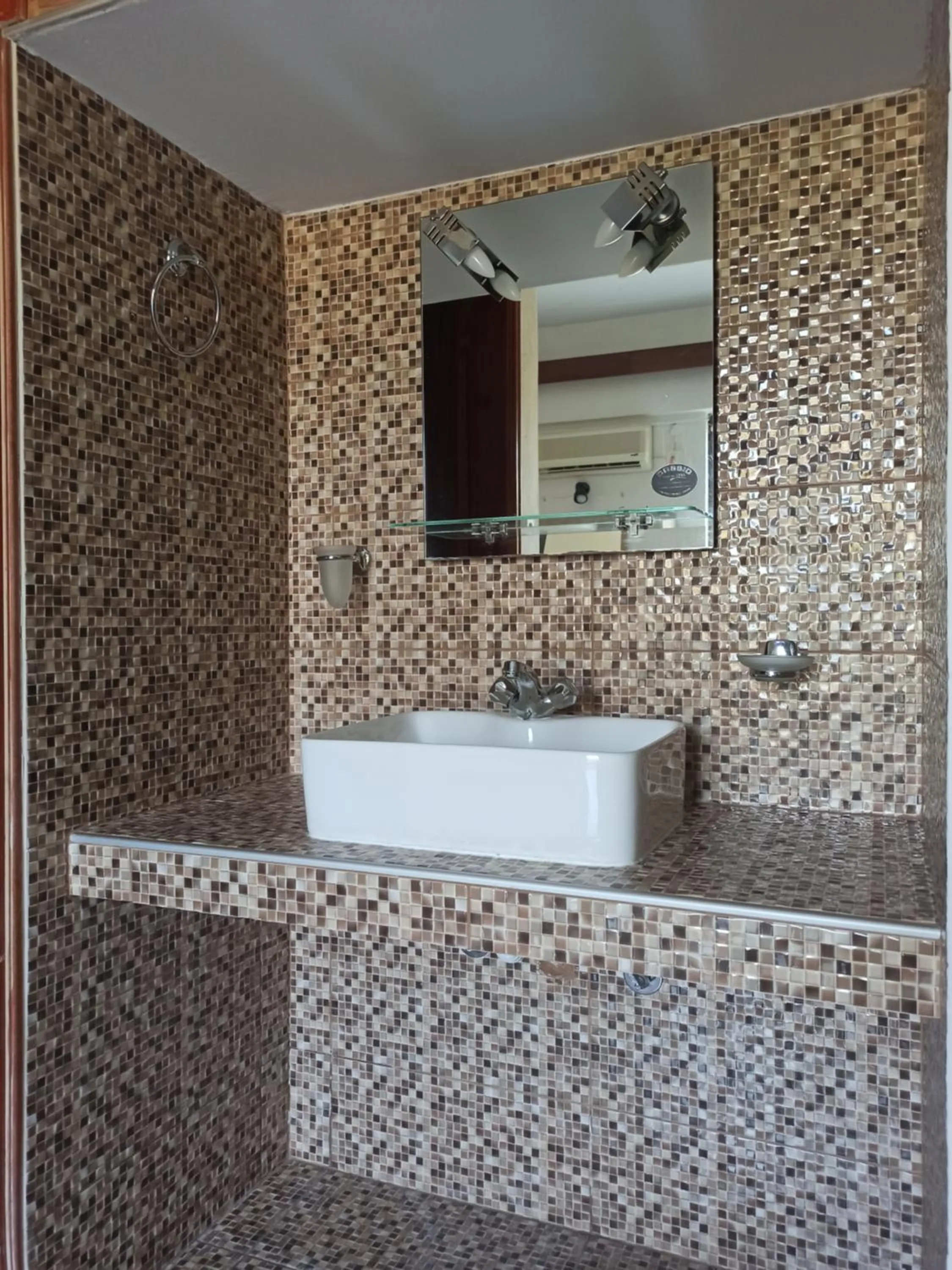 Bathroom in Sotirakis Hotel