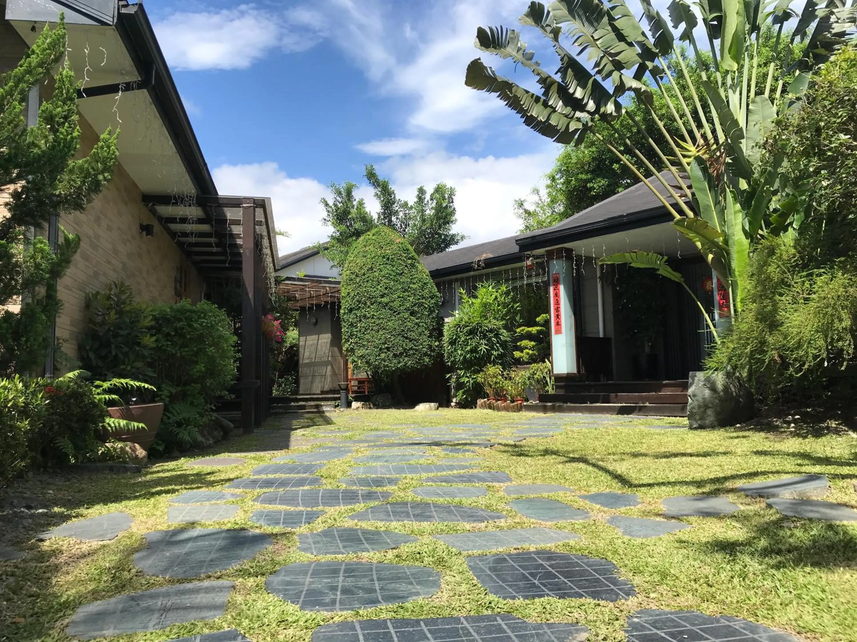 Facade/entrance in Kanazawa House