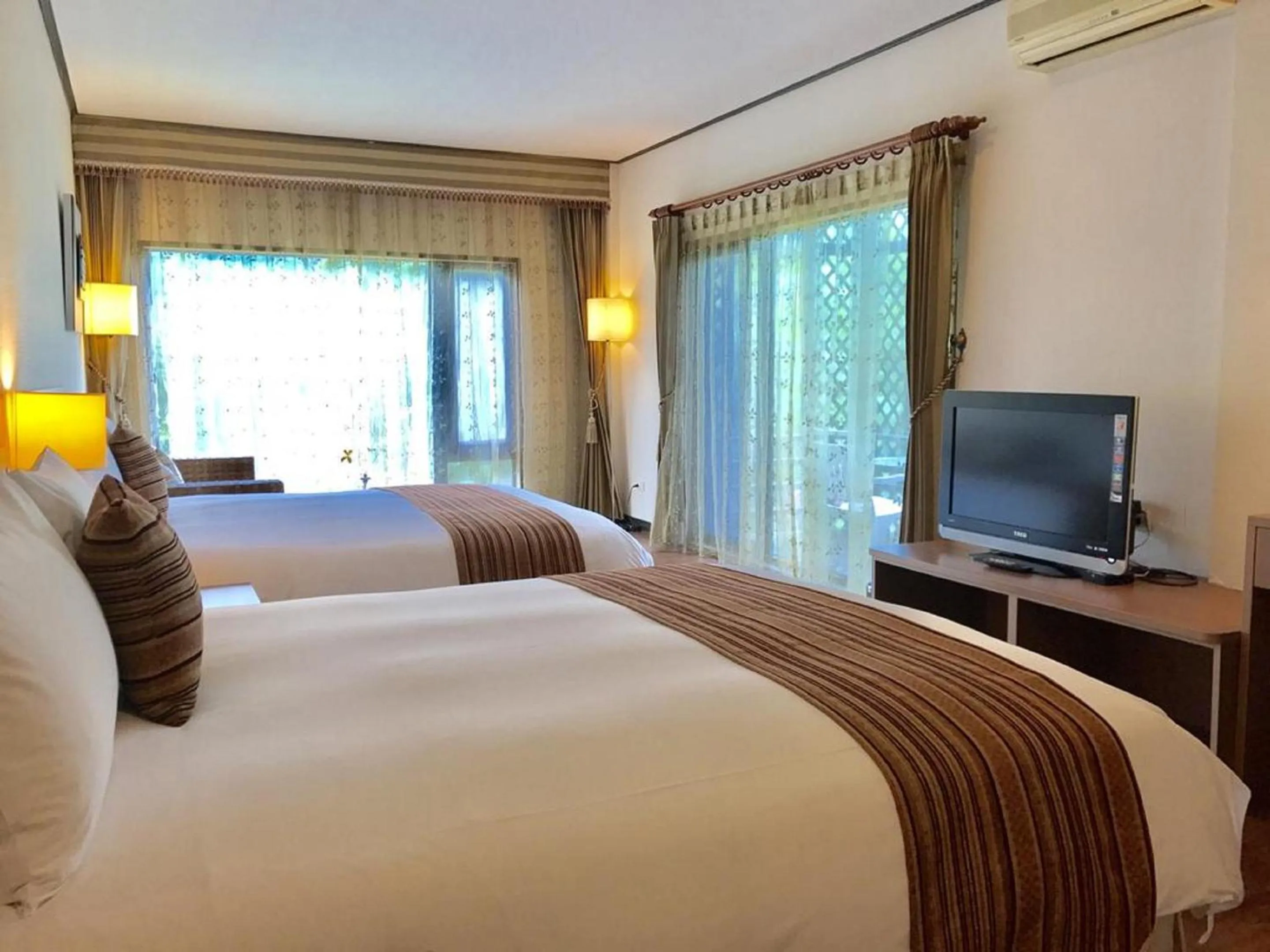 Photo of the whole room, Bed in Kanazawa House