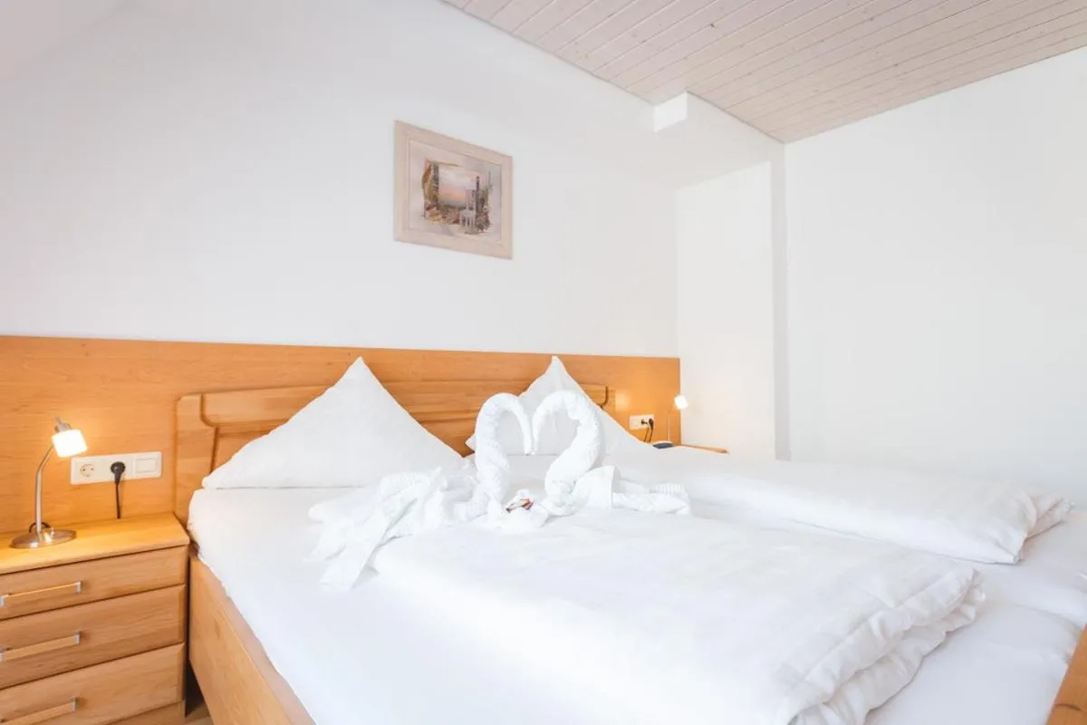 Bed in Strandpension Mäder