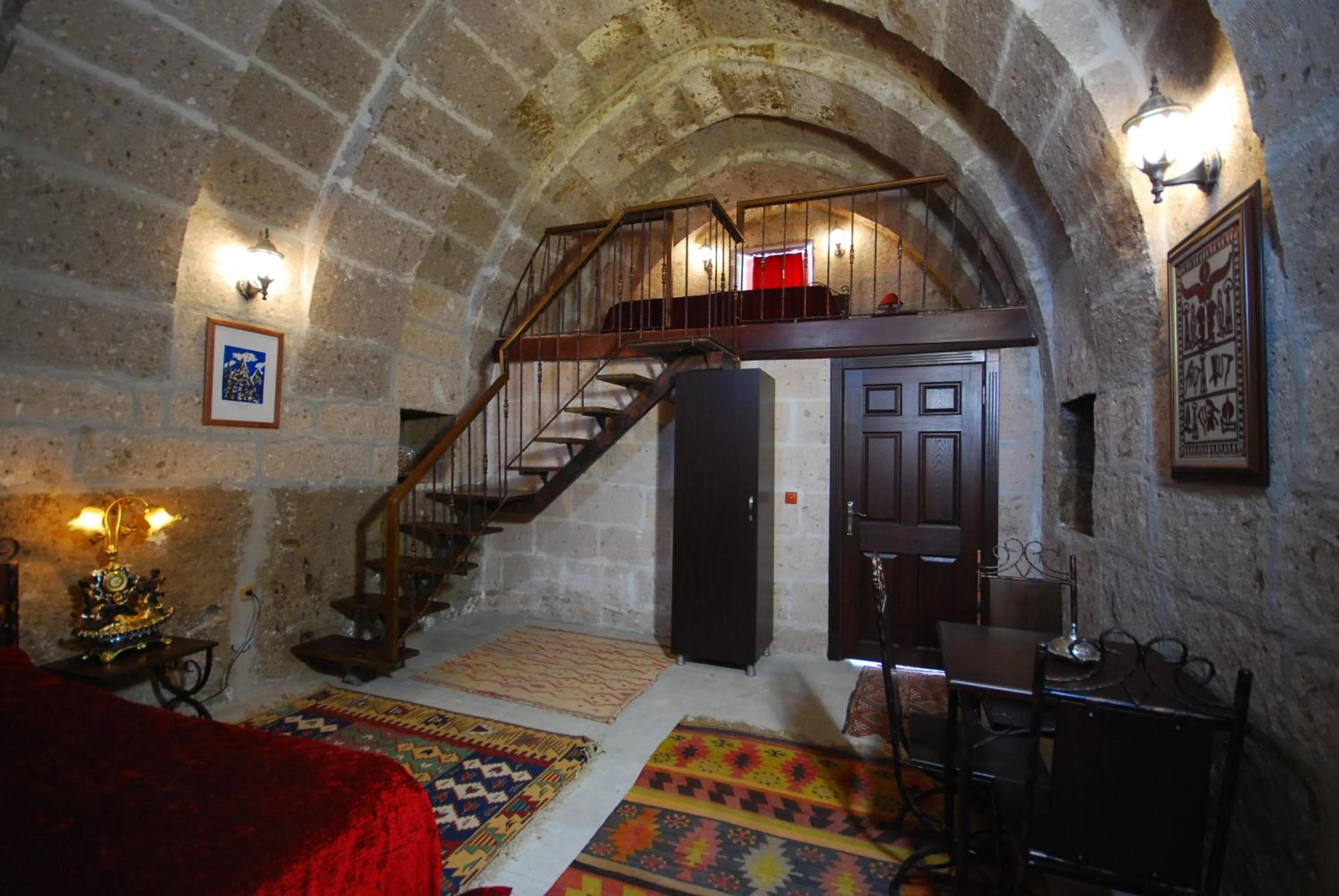 Photo of the whole room in Karamanli Konagi