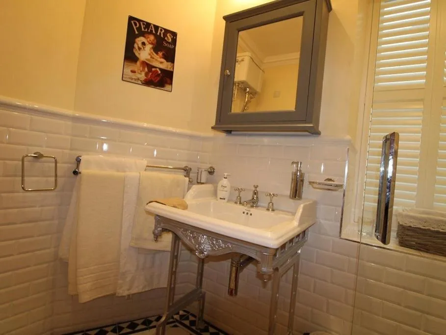 Bathroom in The Post House
