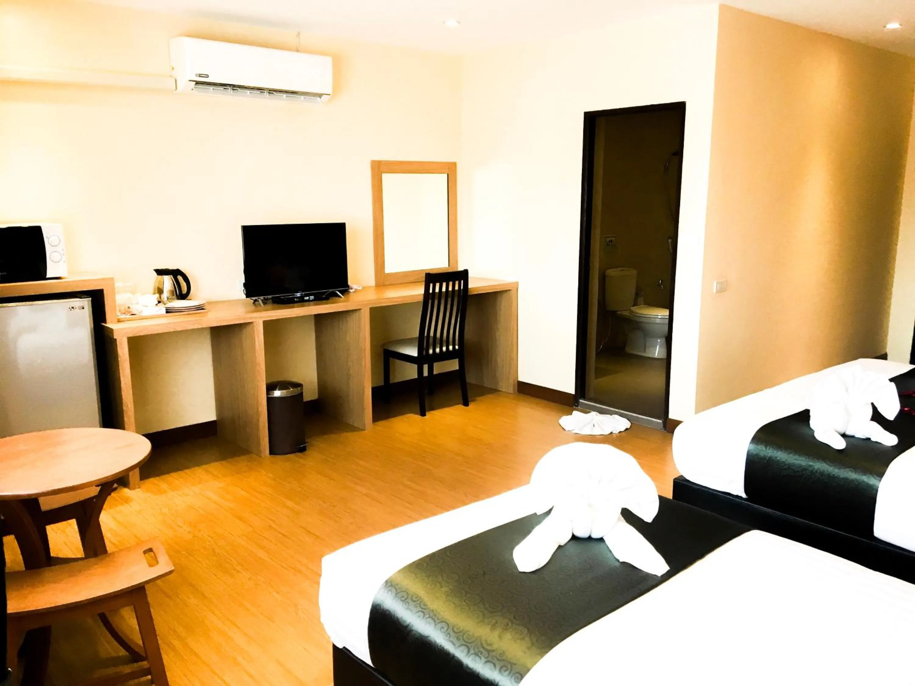 Photo of the whole room, Bed in My place Chaweng beach