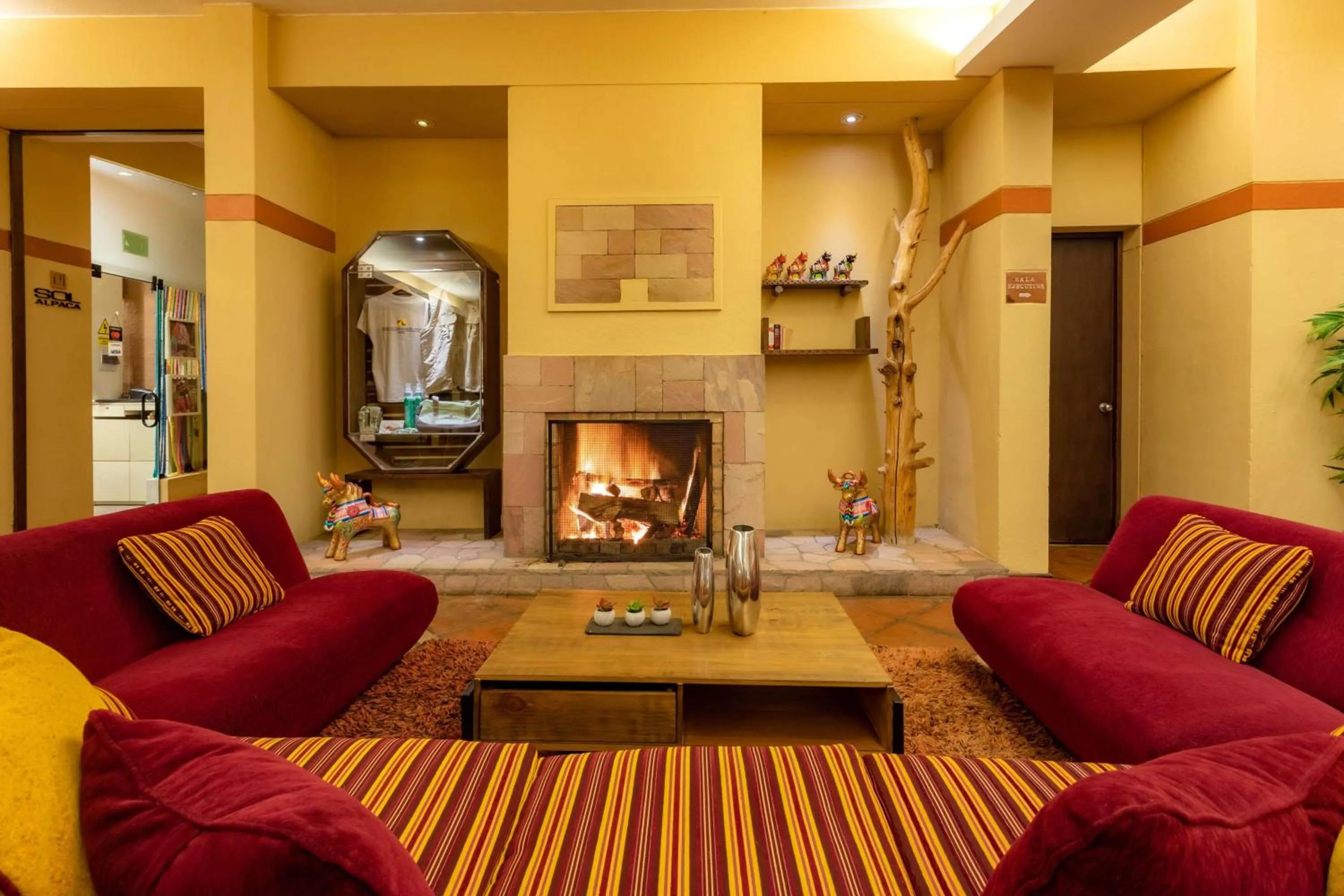 Lobby or reception in Sonesta Posadas del Inca Puno