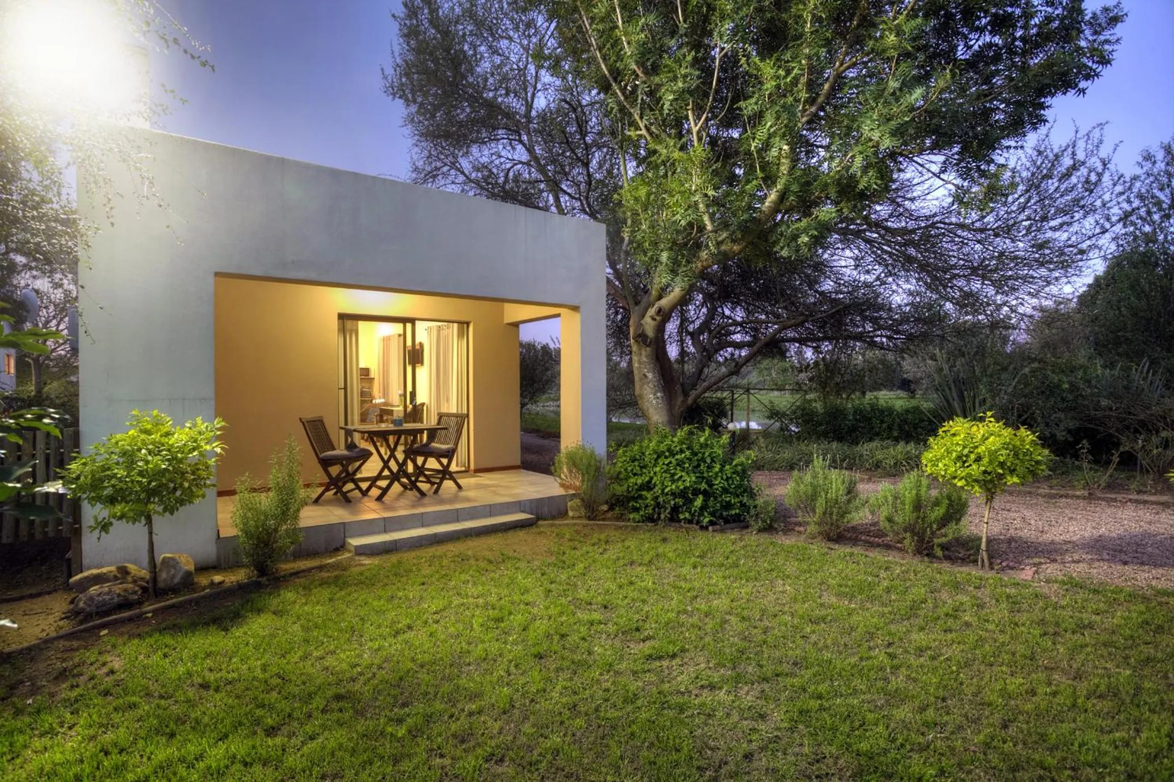 Garden view in De Old Drift Guest Farm