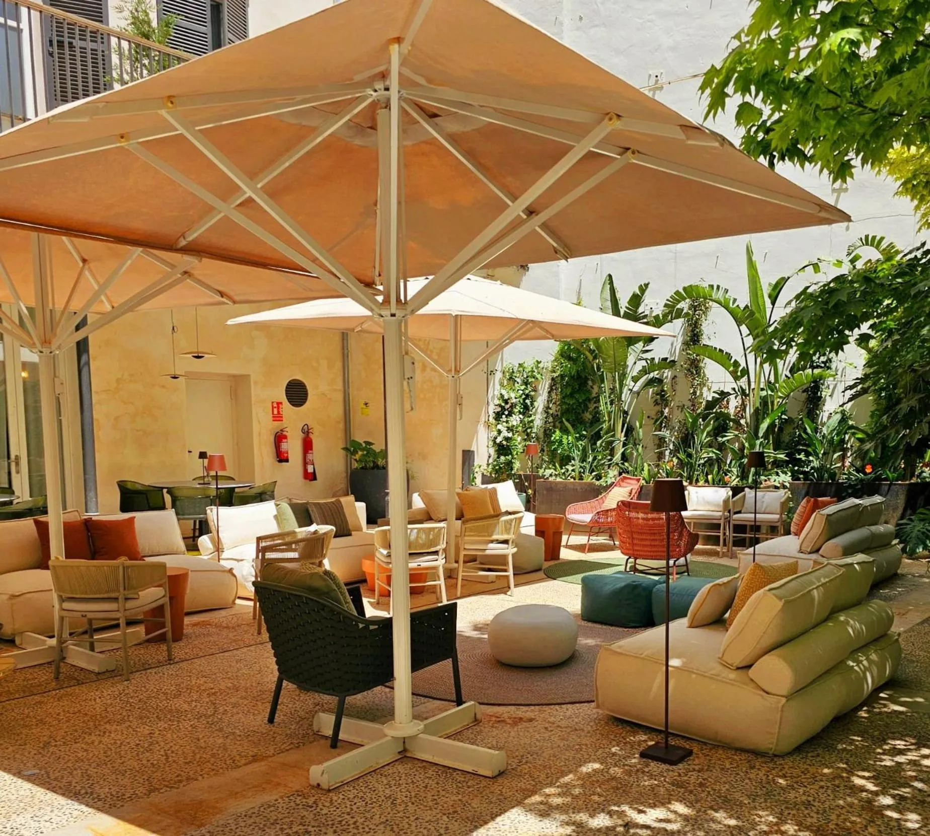 Patio in ICON Rosetó