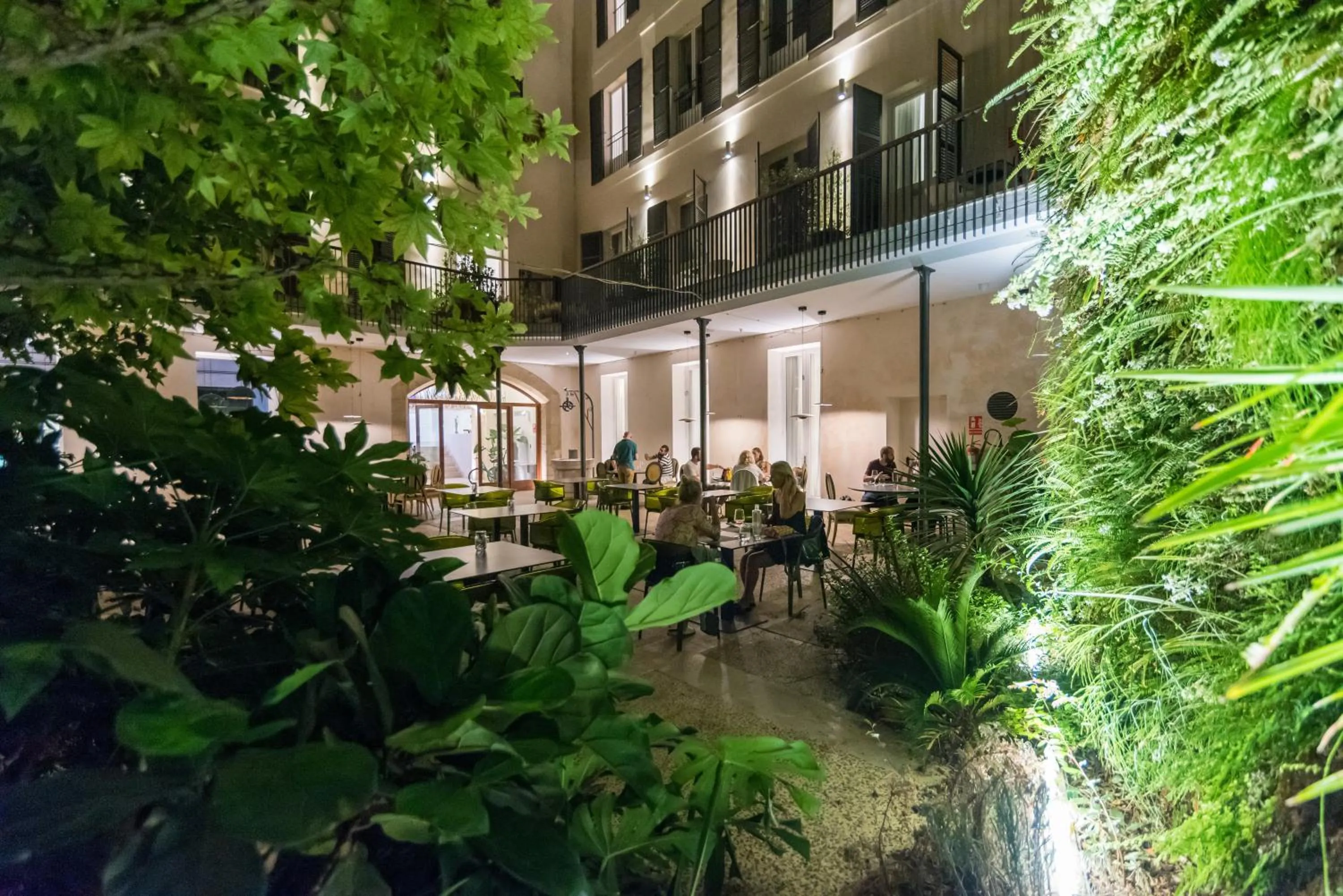 Patio in ICON Rosetó