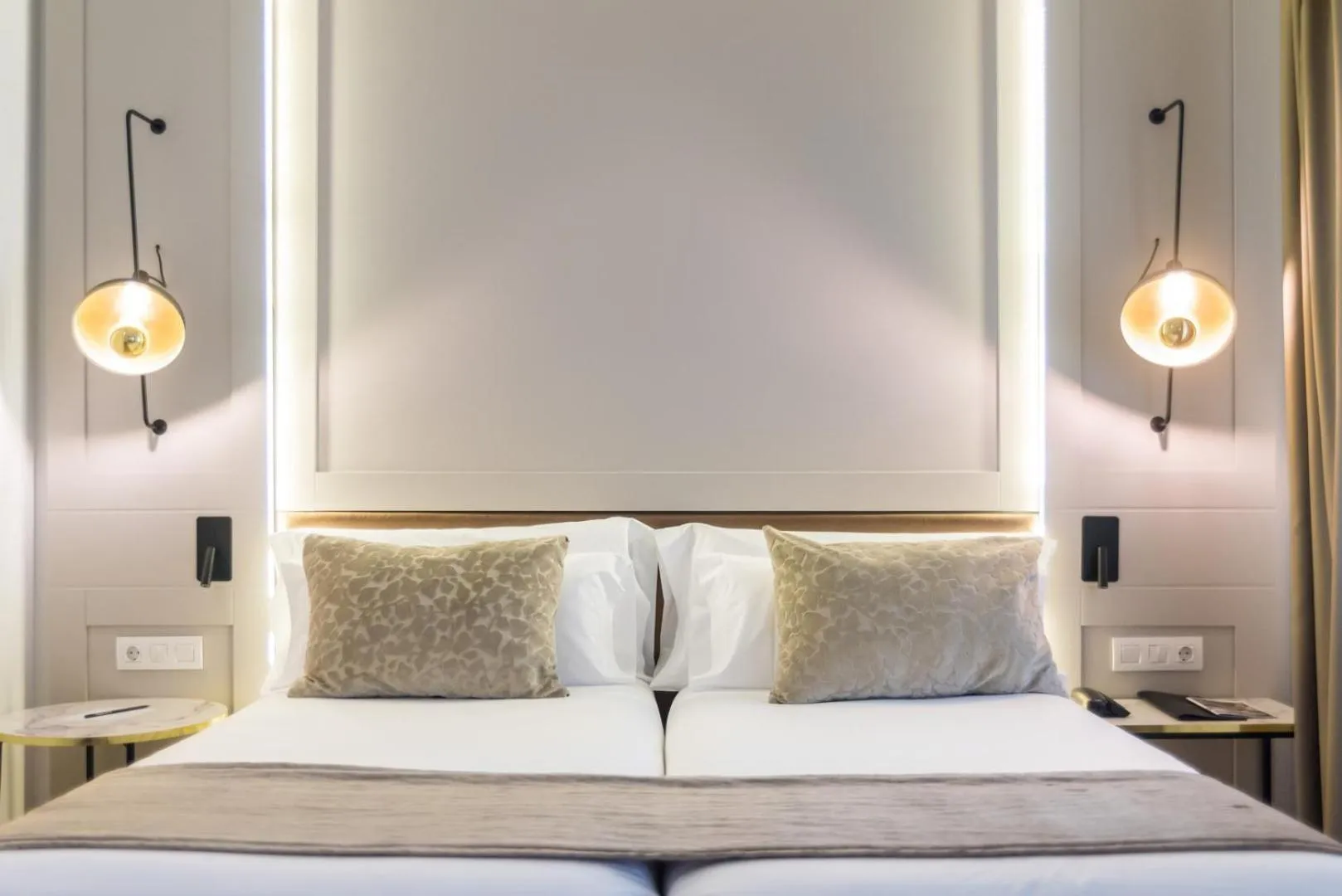 Bedroom, Bed in ICON Rosetó