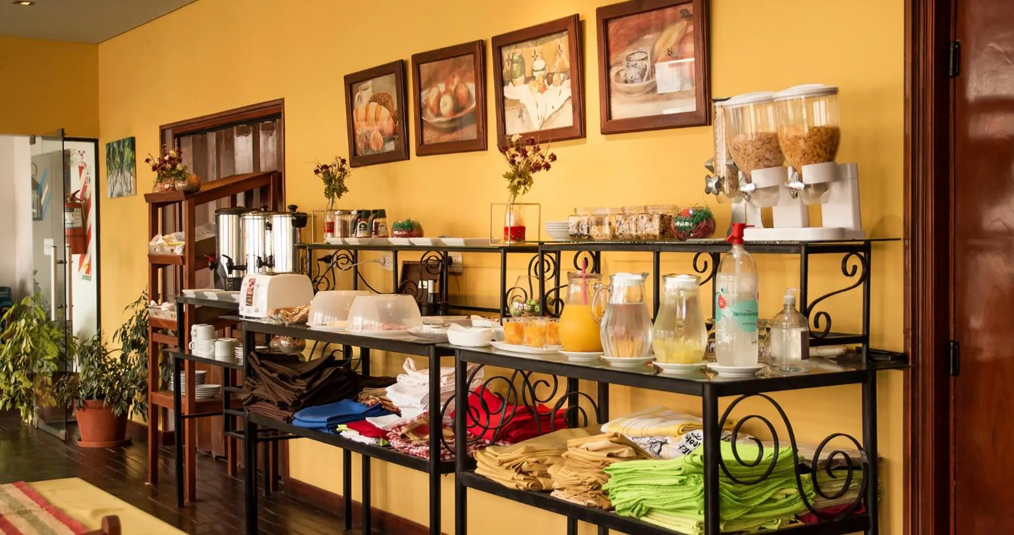 Buffet breakfast in Hotel Los Sauces