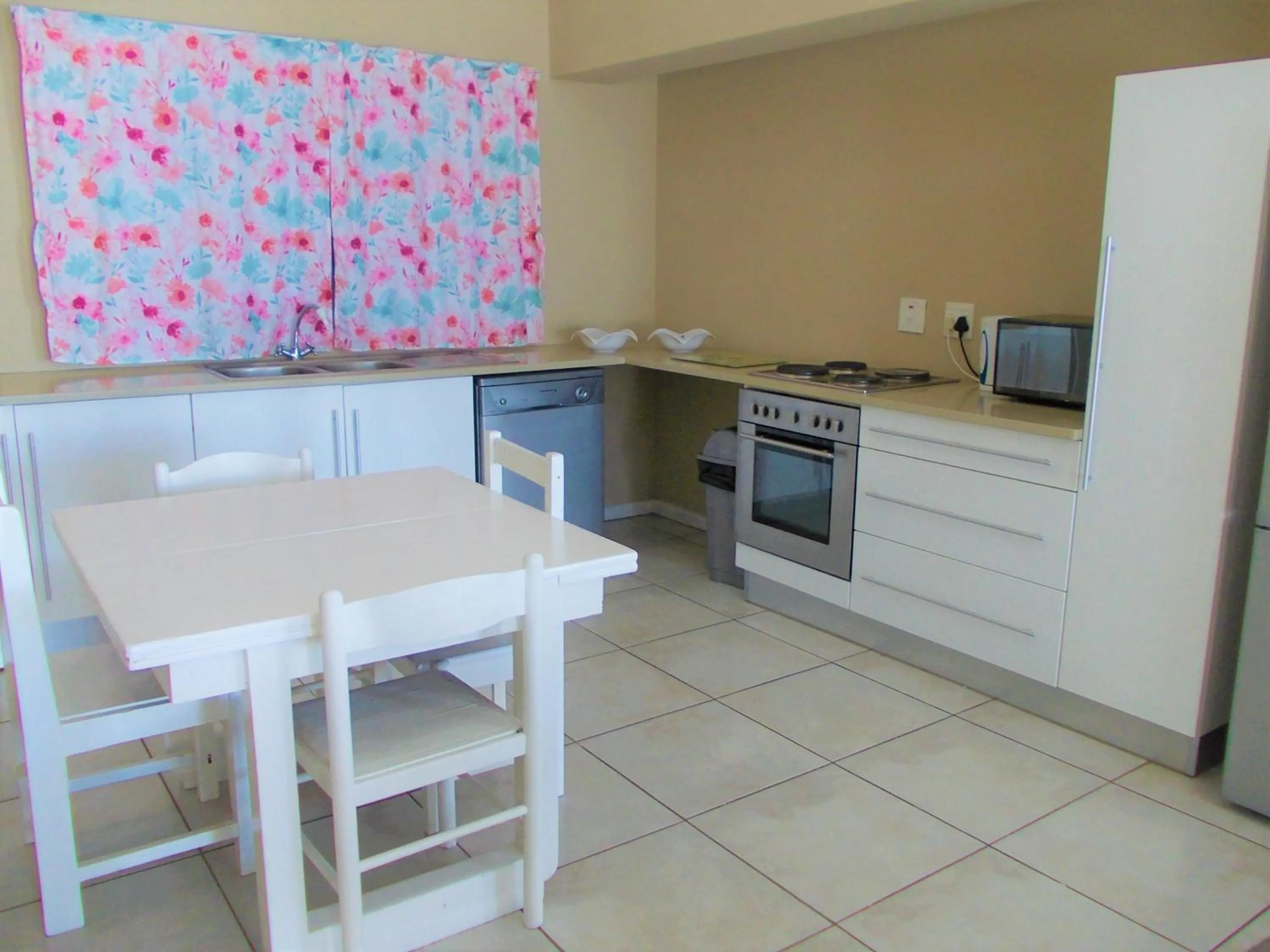 Kitchen or kitchenette, Kitchen/Kitchenette in Point Village Hotel and Self Catering
