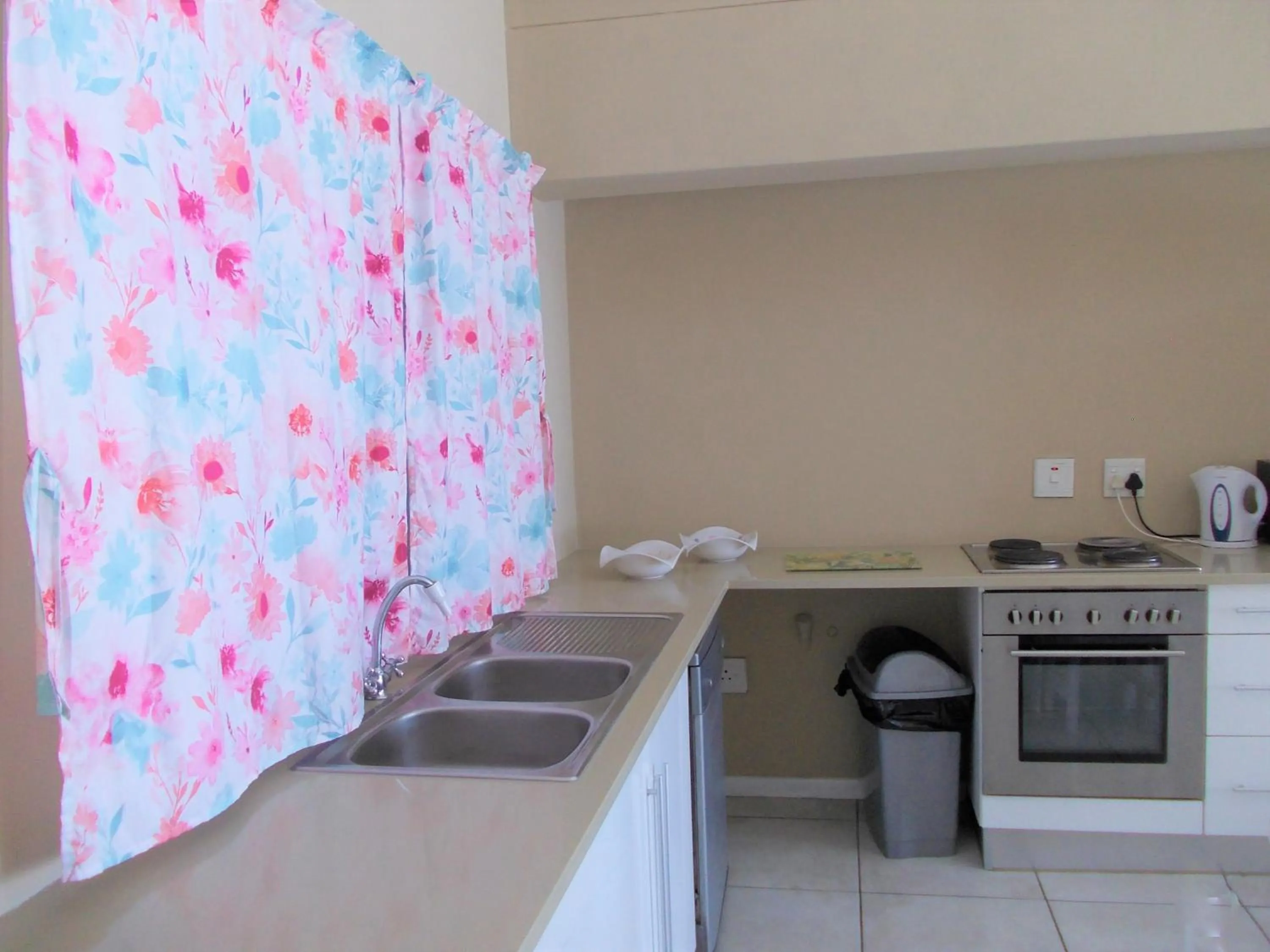 Kitchen or kitchenette, Kitchen/Kitchenette in Point Village Hotel and Self Catering