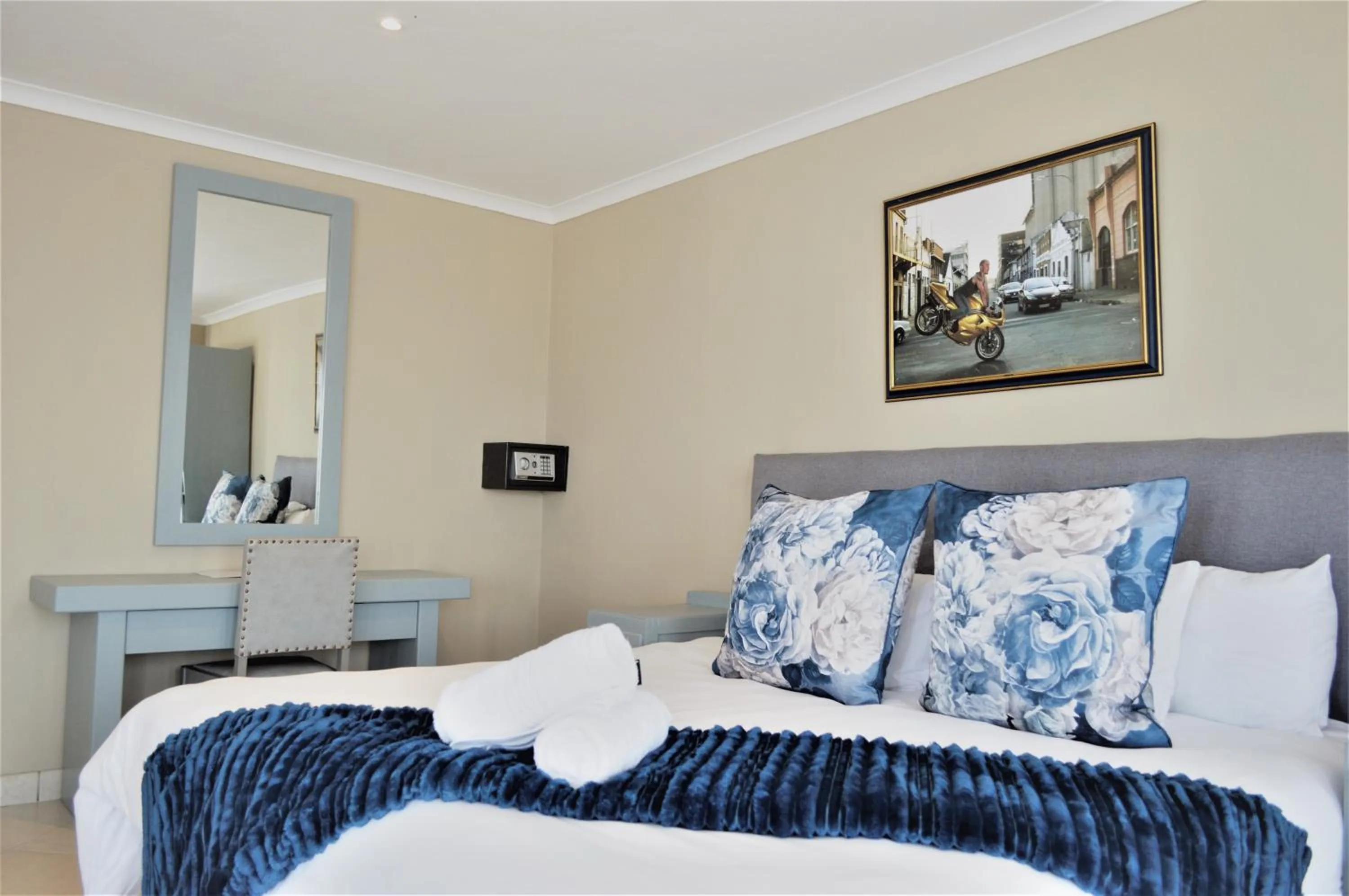 Bedroom, Bed in Point Village Hotel and Self Catering