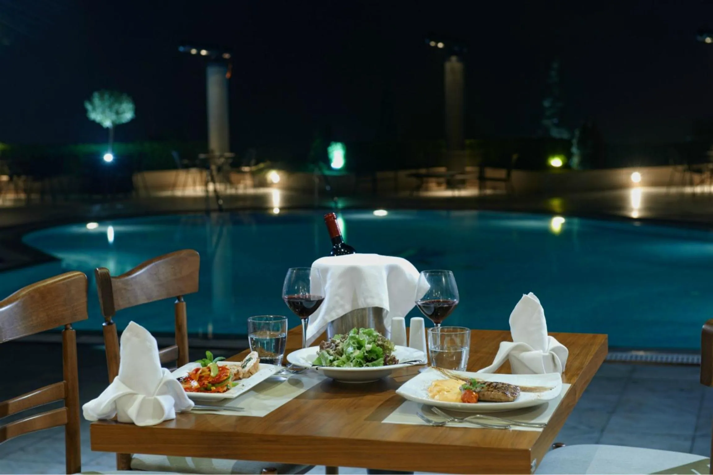 Restaurant/places to eat in Royal Hotel Thessaloniki